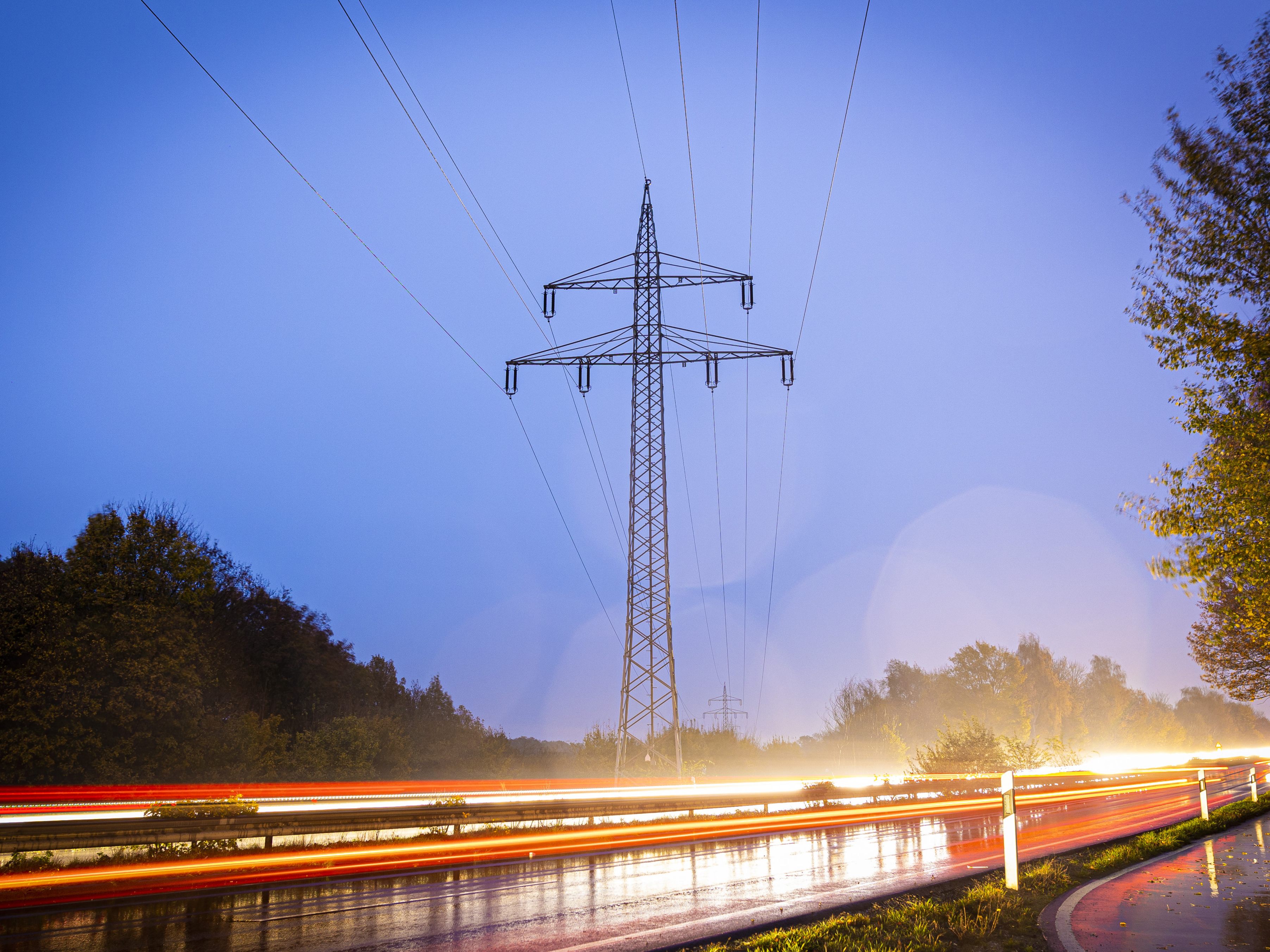 Im Jänner 2023 erwartet uns ein weiterer Anstieg der Strom-Großhandelspreise.