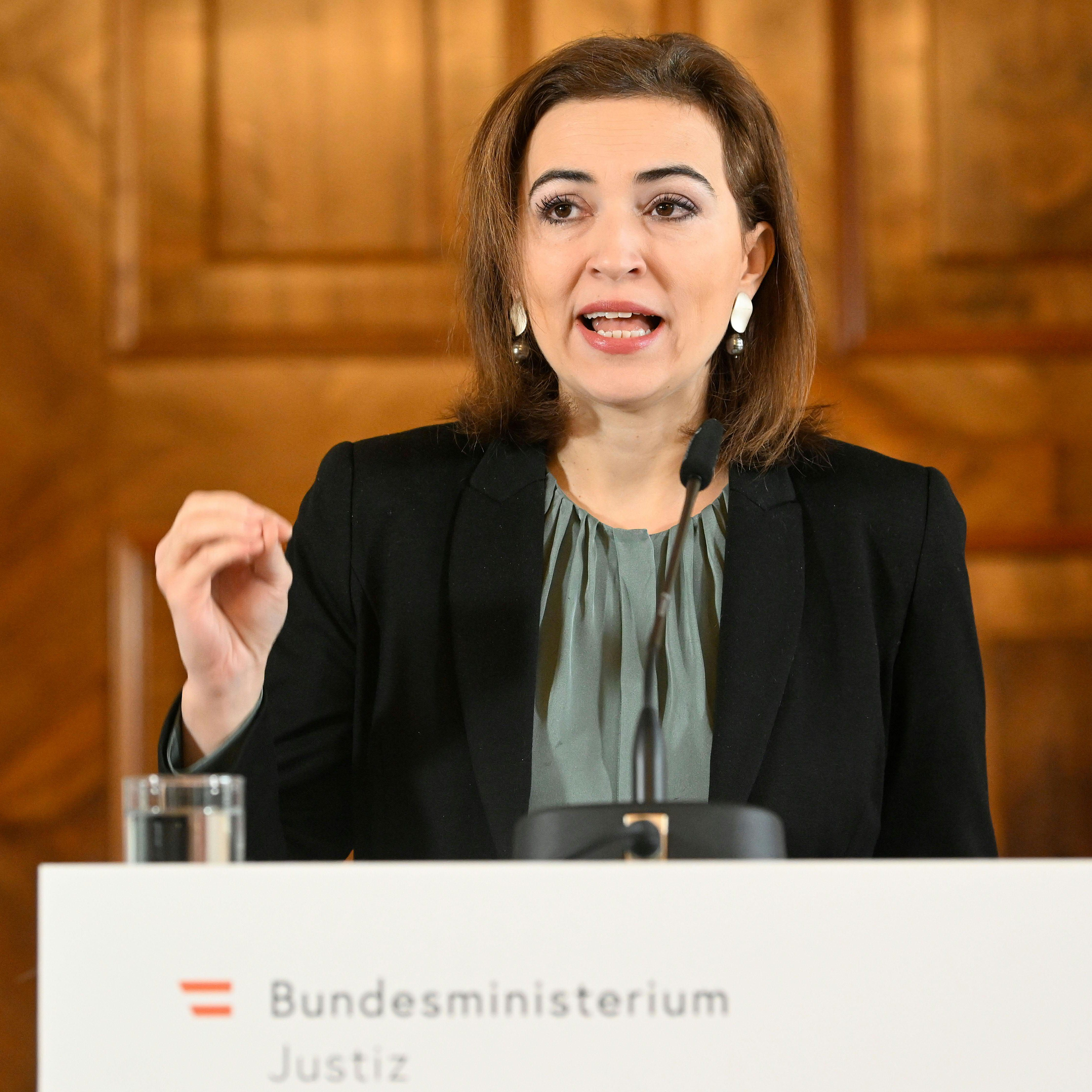 Laut Justizministerin Alma Zadic (Grüne) stehen die Reform für das Korruptionsstrafrecht und das Marklergesetz kurz vor der finalen Abstimmung.