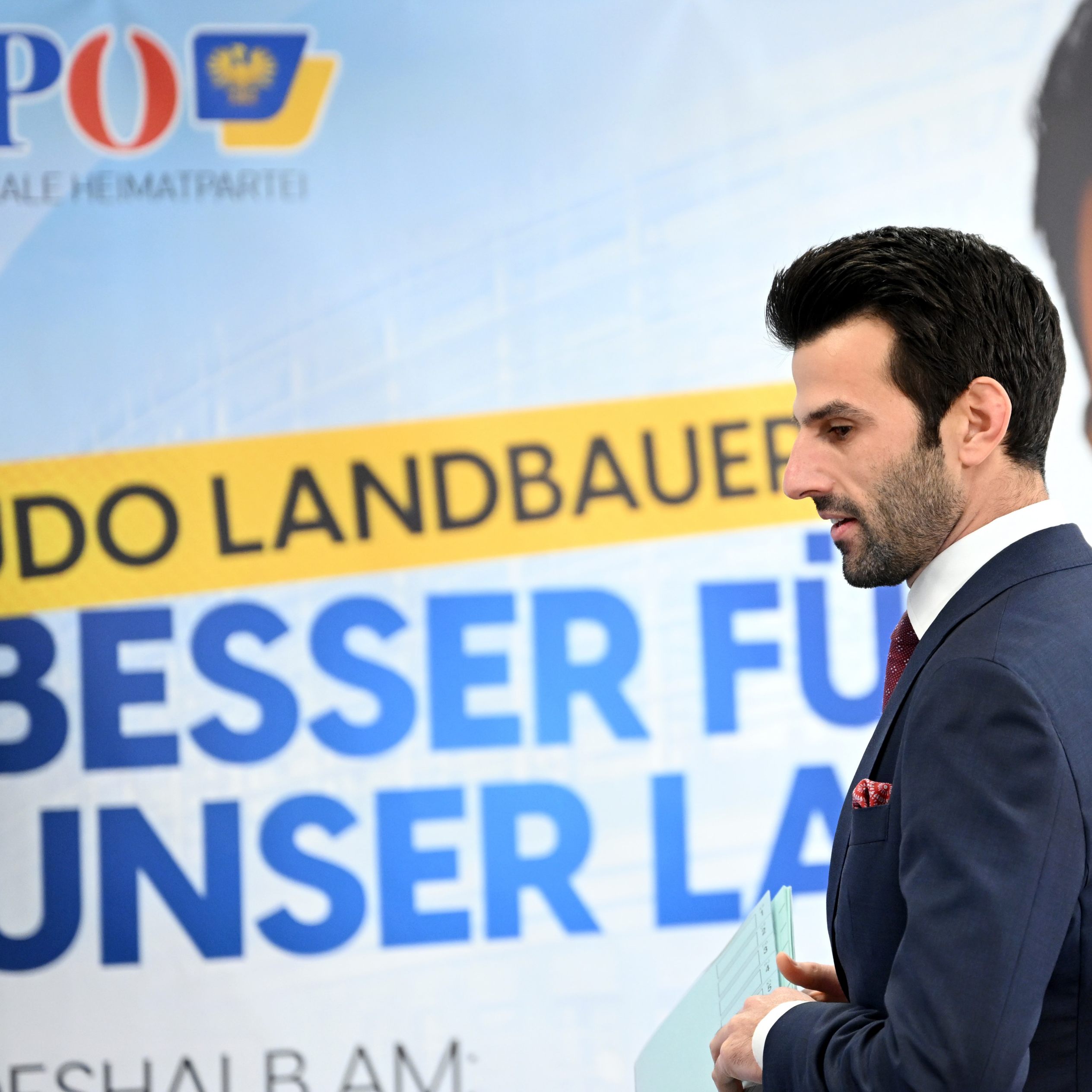 Die FPÖ präsentierte ihre zweite Plakatwelle zur NÖ-Wahl mit Udo Landbauer.
