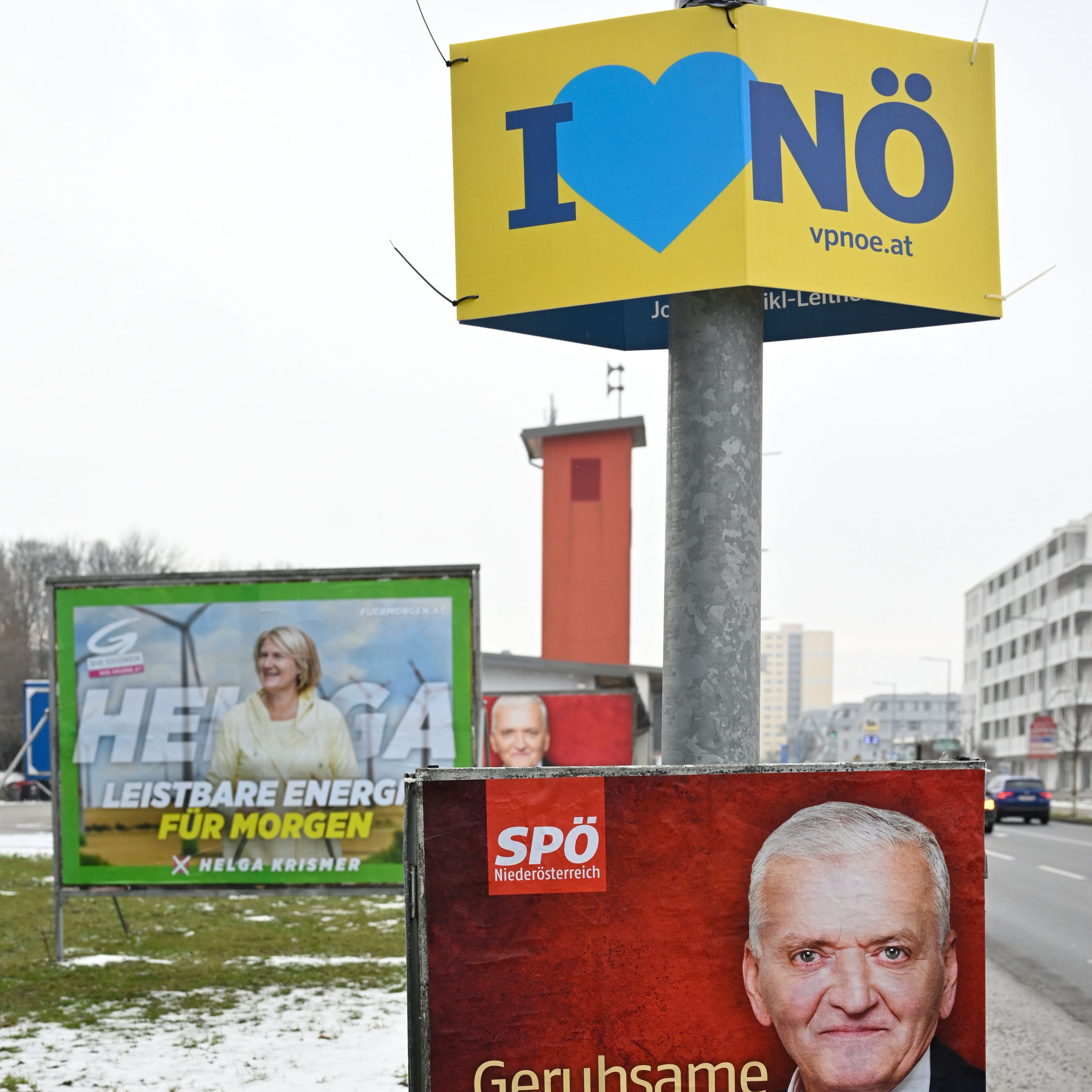 Die ersten Wahlplakate für die NÖ-Wahl sind bereits aufgestellt.