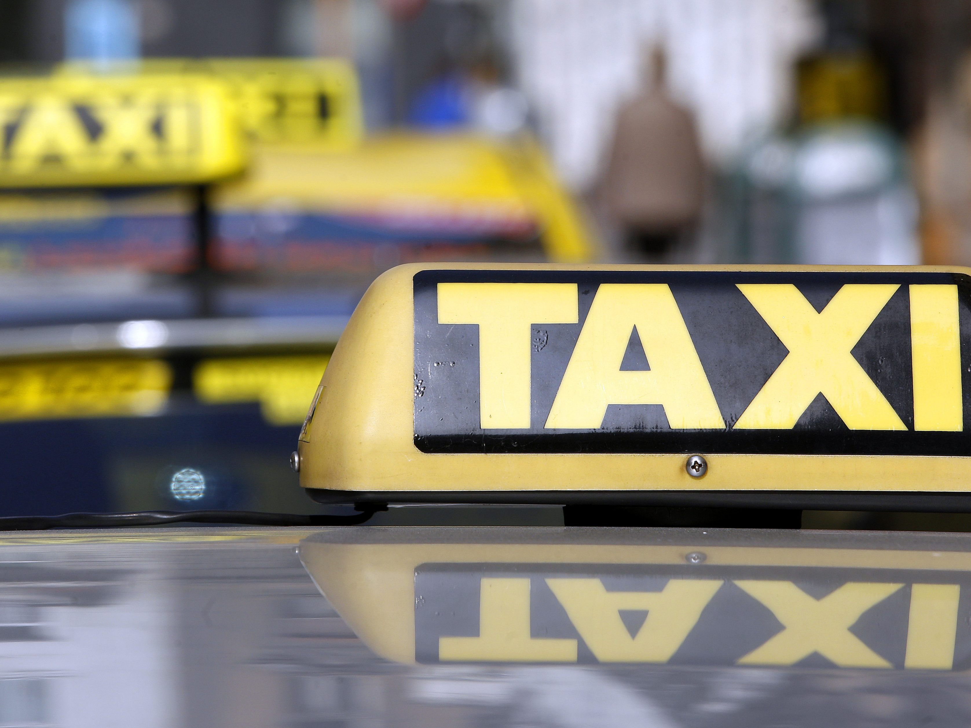 Auch zu Silvester sind die Wiener Taxis einsatzbereit. Auch zu Silvester sind die Wiener Taxis einsatzbereit.