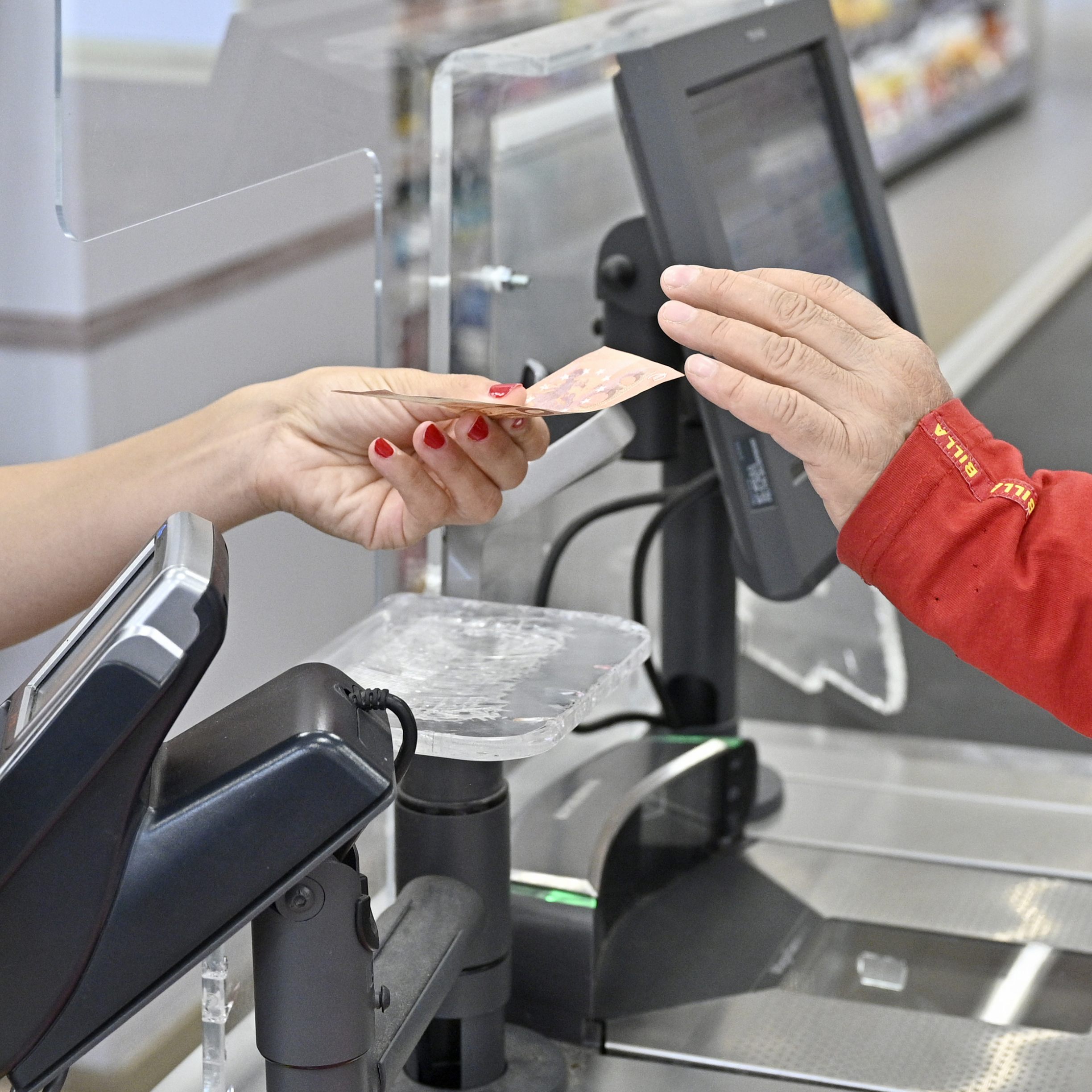 Der Handel ist von der Coronakrise und der Teuerung doppelt betroffen.