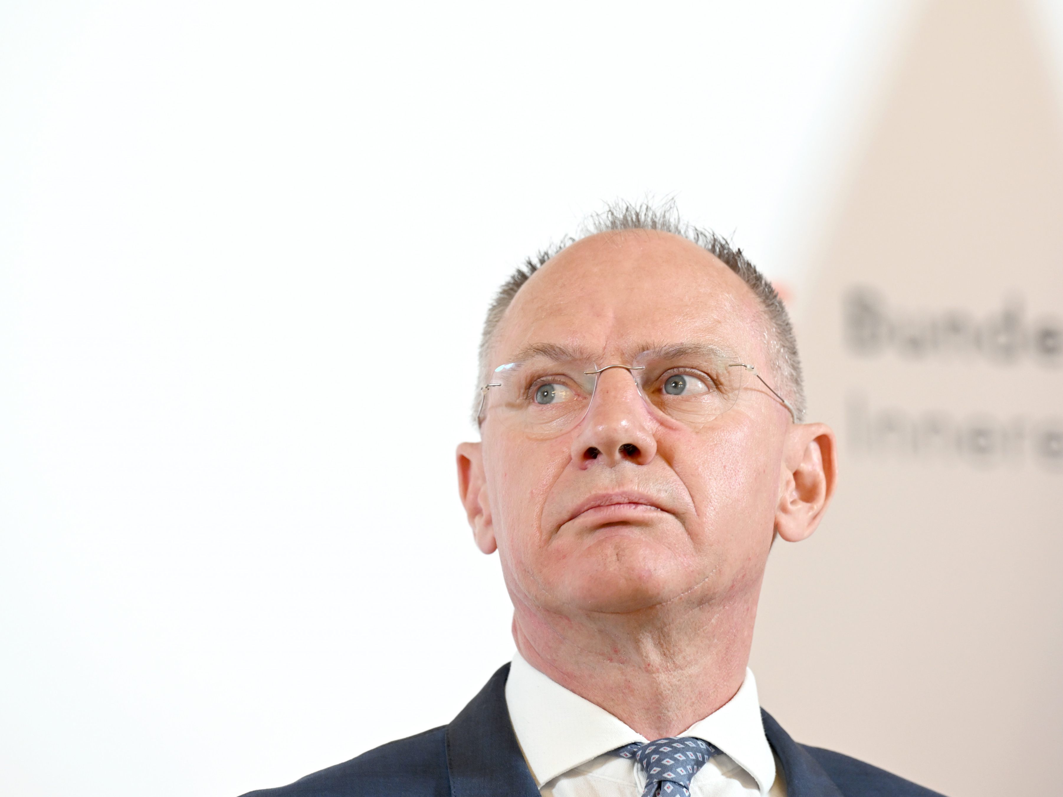 Nach Österreich-Veto gegen Schengen-Beitritt: Rumänien ruft Botschafter zurück. Im Bild: Österreichs Innenminister Karner. Nach Österreich-Veto gegen Schengen-Beitritt: Rumänien ruft Botschafter zurück. Im Bild: Österreichs Innenminister Karner.