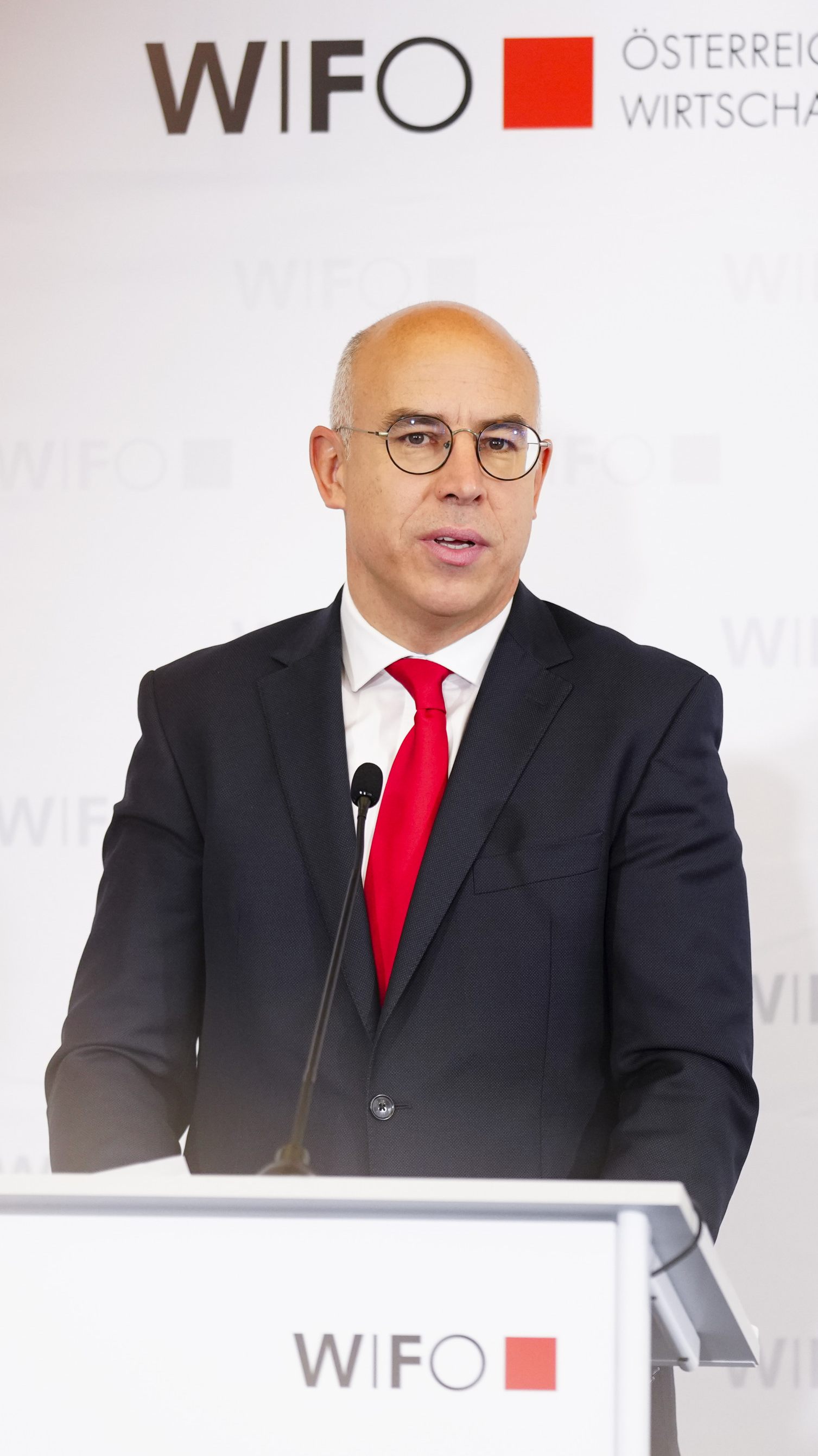 WIFO-Chef Gabriel Felbermayr gibt sich mit Blick auf Österreichs Konjunktur zuversichtlich.