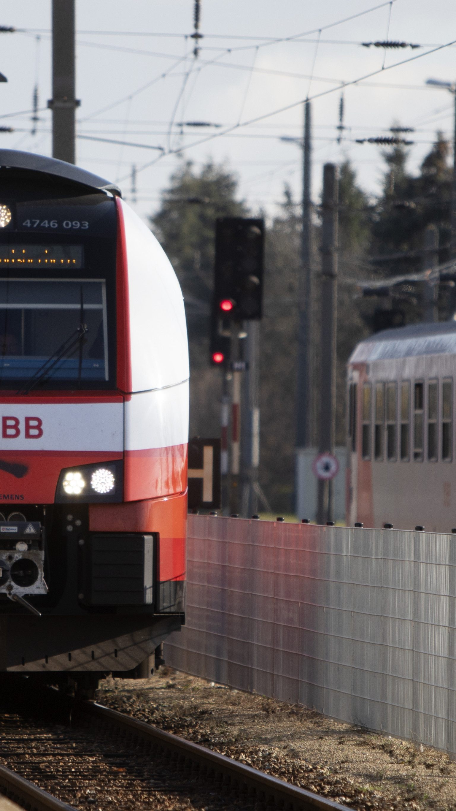 Die Eisenbahner bekommen nach der Einigung um 8 Prozent mehr Gehalt.