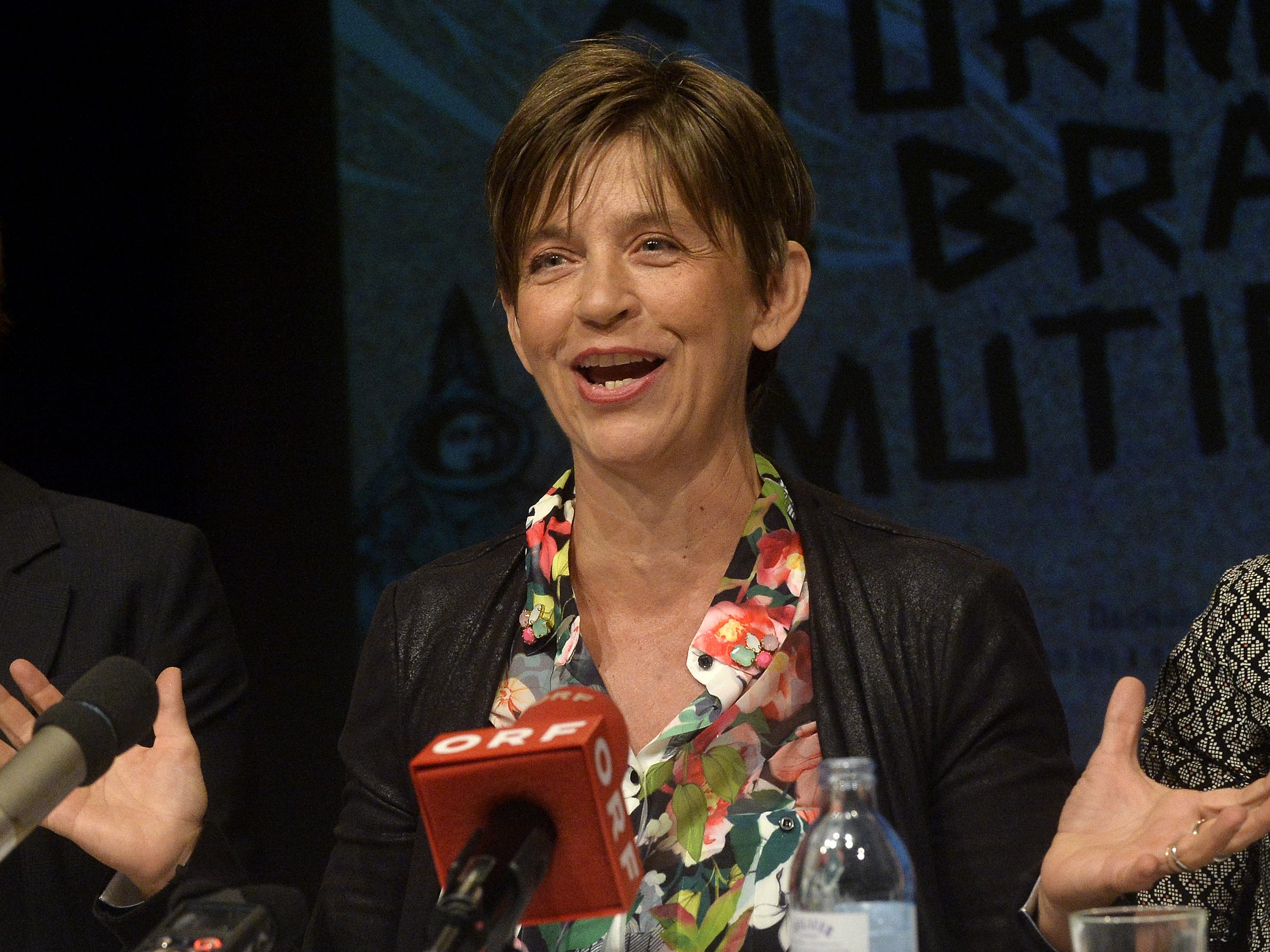 Corinne Eckenstein wurde mit dem Ehrenkreuz der Republik Österreichfür Wissenschaft und Kunst ausgezeichnet. Corinne Eckenstein wurde mit dem Ehrenkreuz der Republik Österreichfür Wissenschaft und Kunst ausgezeichnet.