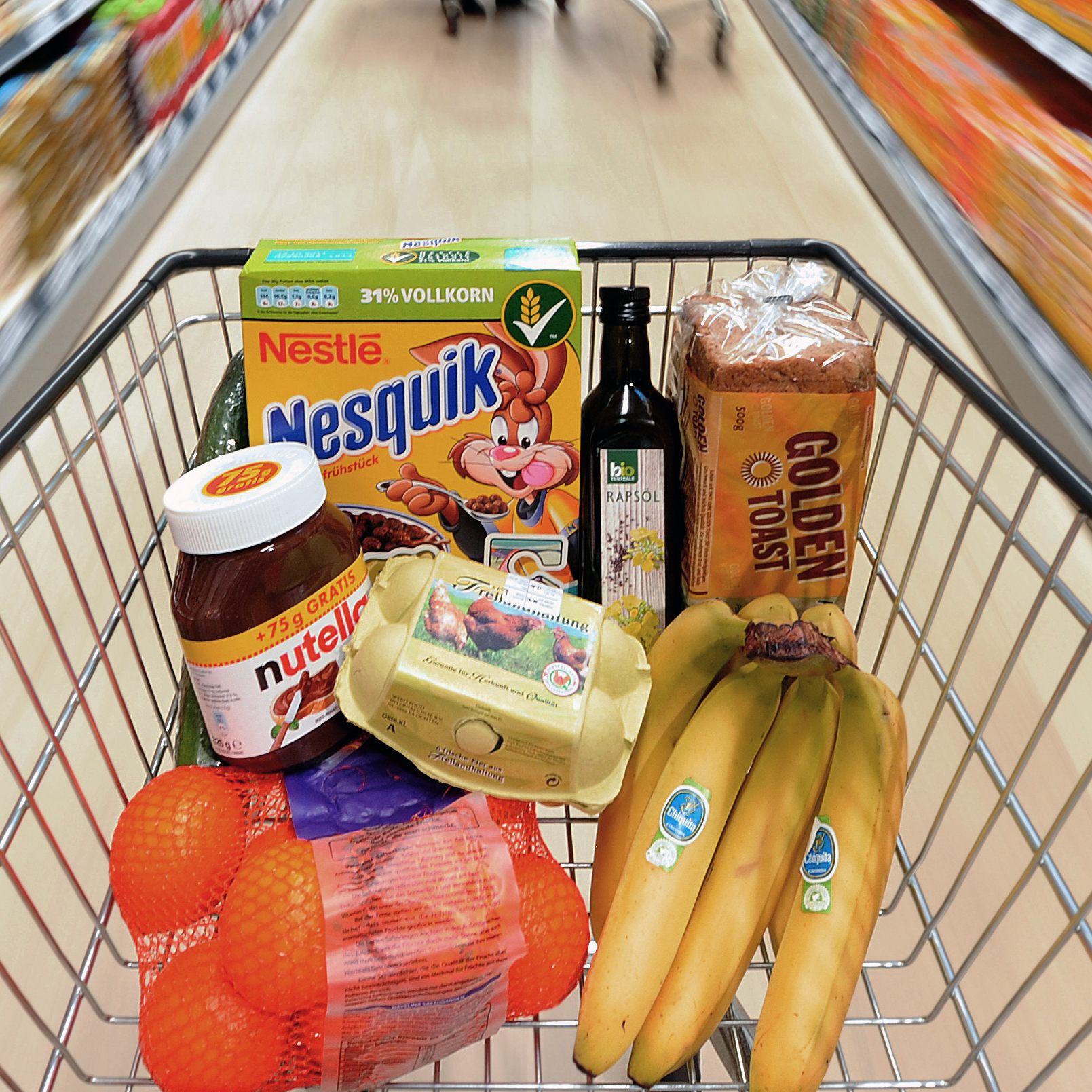 Aufgrund der Teuerung gehen immer mehr Konsumenten zum Diskonter.