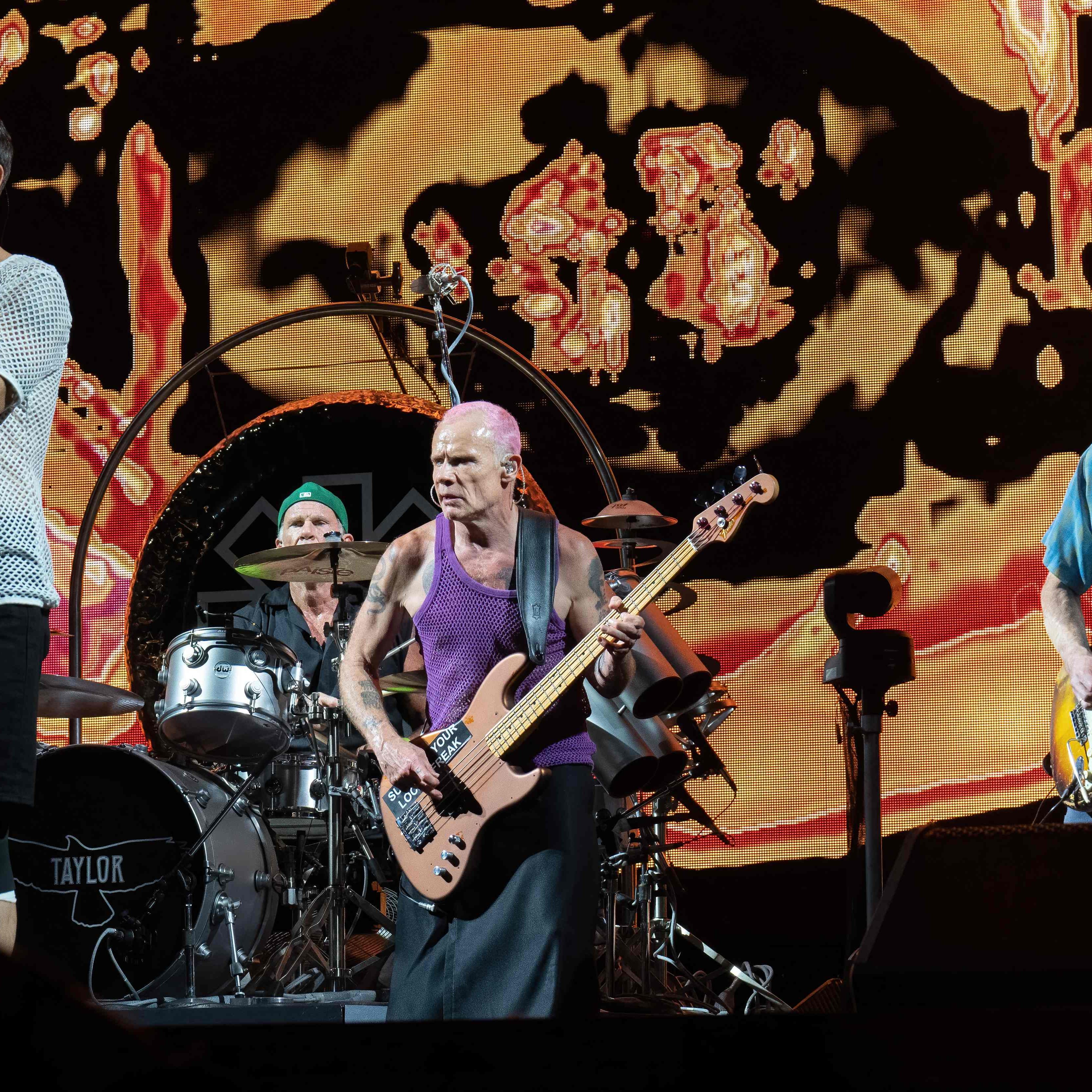 Red Hot Chili Peppers spielen 2023 Konzert im Wiener Ernst-Happel-Stadion.