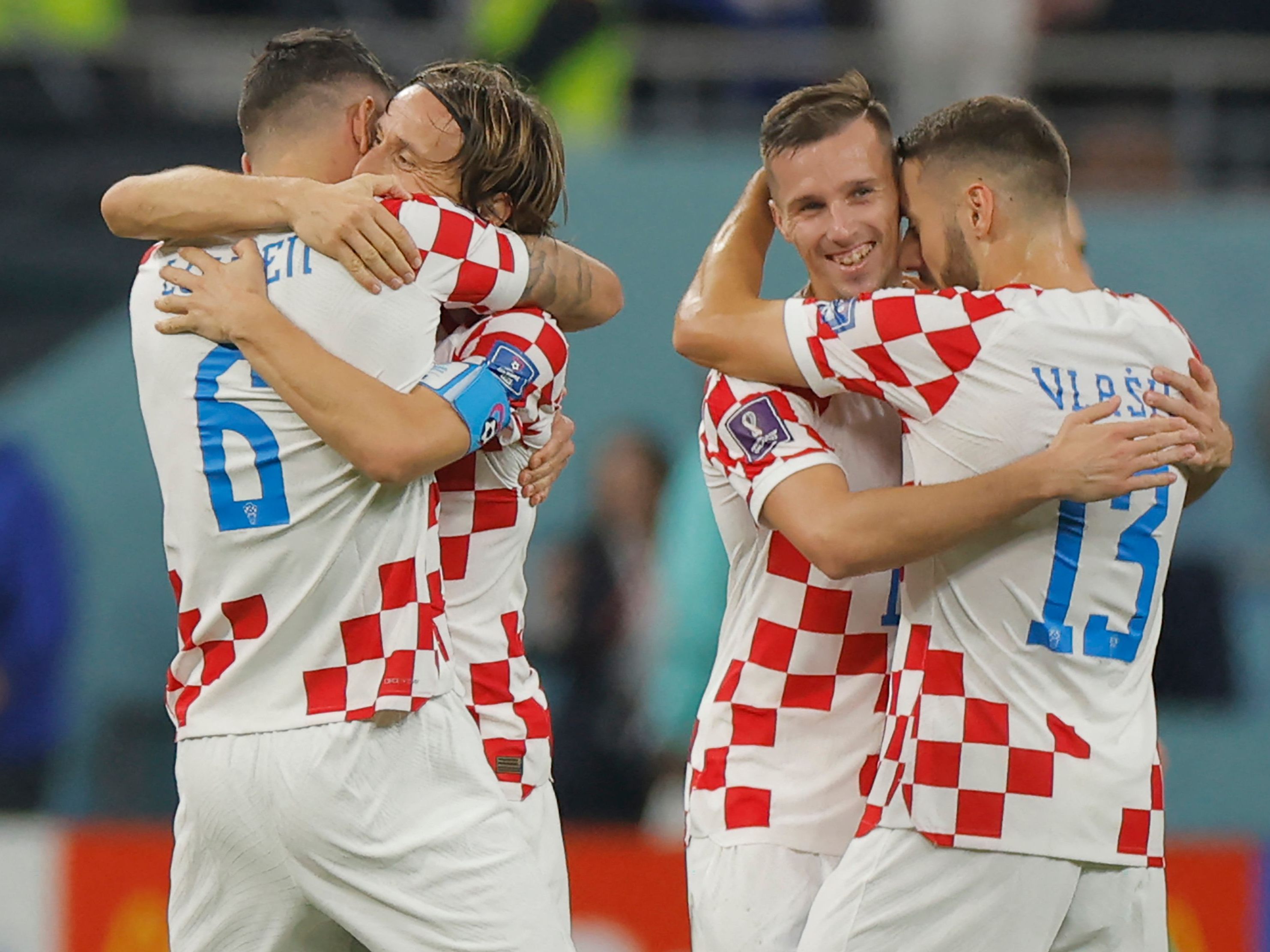 Kroatien jubelt nach dem Schlusspfiff über Platz drei bei der Fußball-WM in Katar. Kroatien jubelt nach dem Schlusspfiff über Platz drei bei der Fußball-WM in Katar.