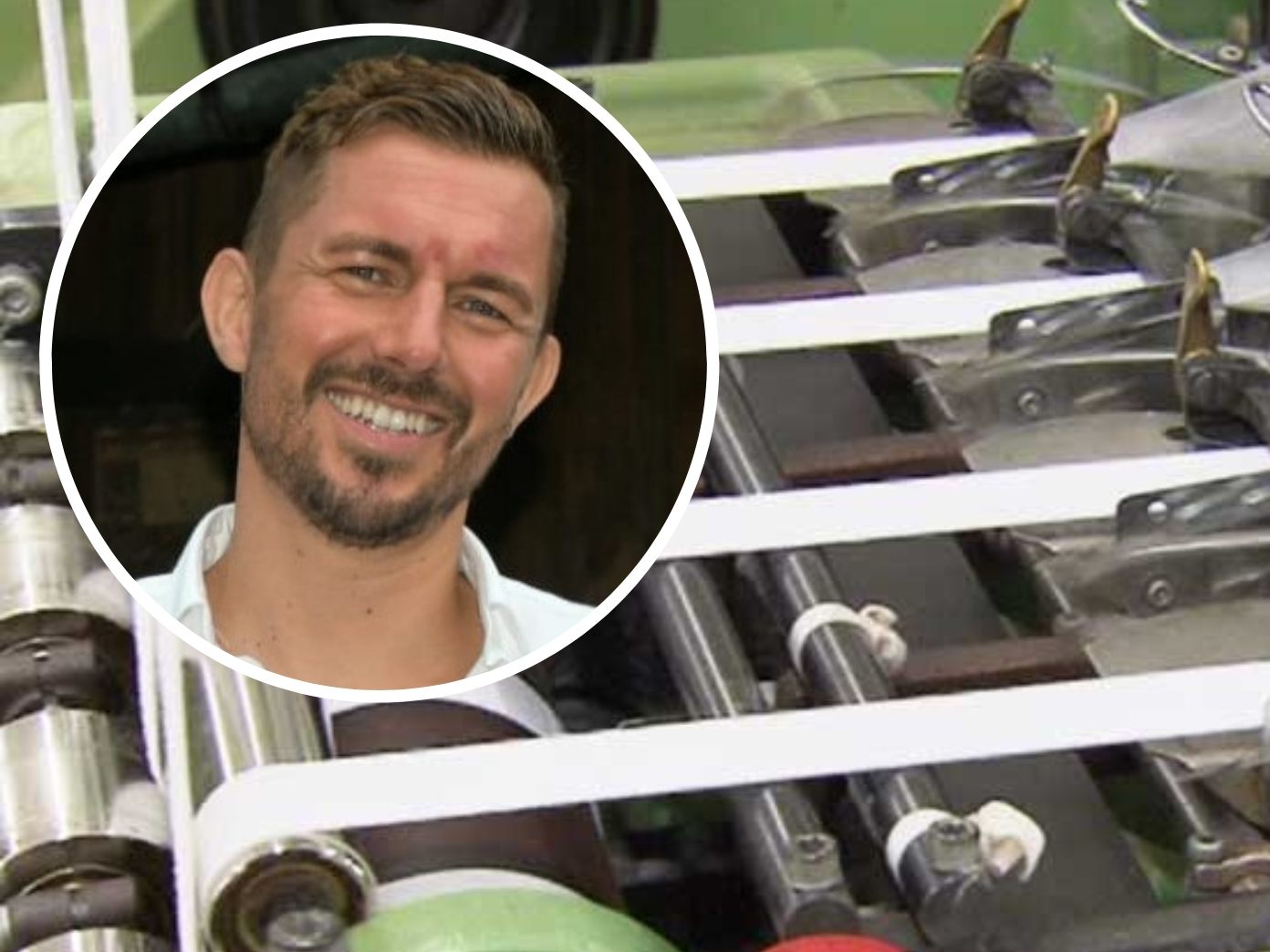 Bei Alge Innotex werden Bänder für die verschiedensten Anwendungen produziert. GEschäftsführer Daniel Hiller zieht die Notbremse.