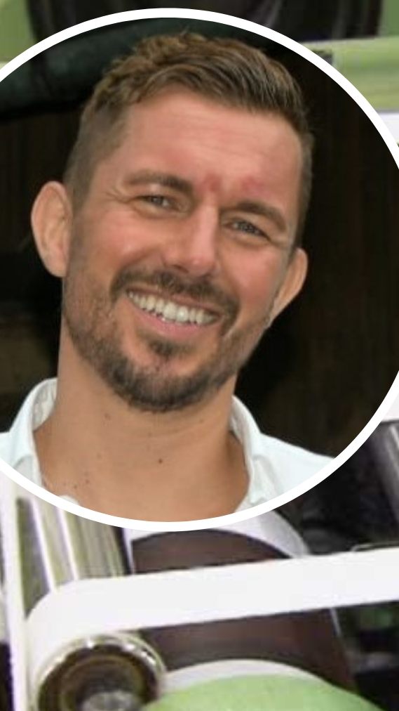 Bei Alge Innotex werden Bänder für die verschiedensten Anwendungen produziert. GEschäftsführer Daniel Hiller zieht die Notbremse.