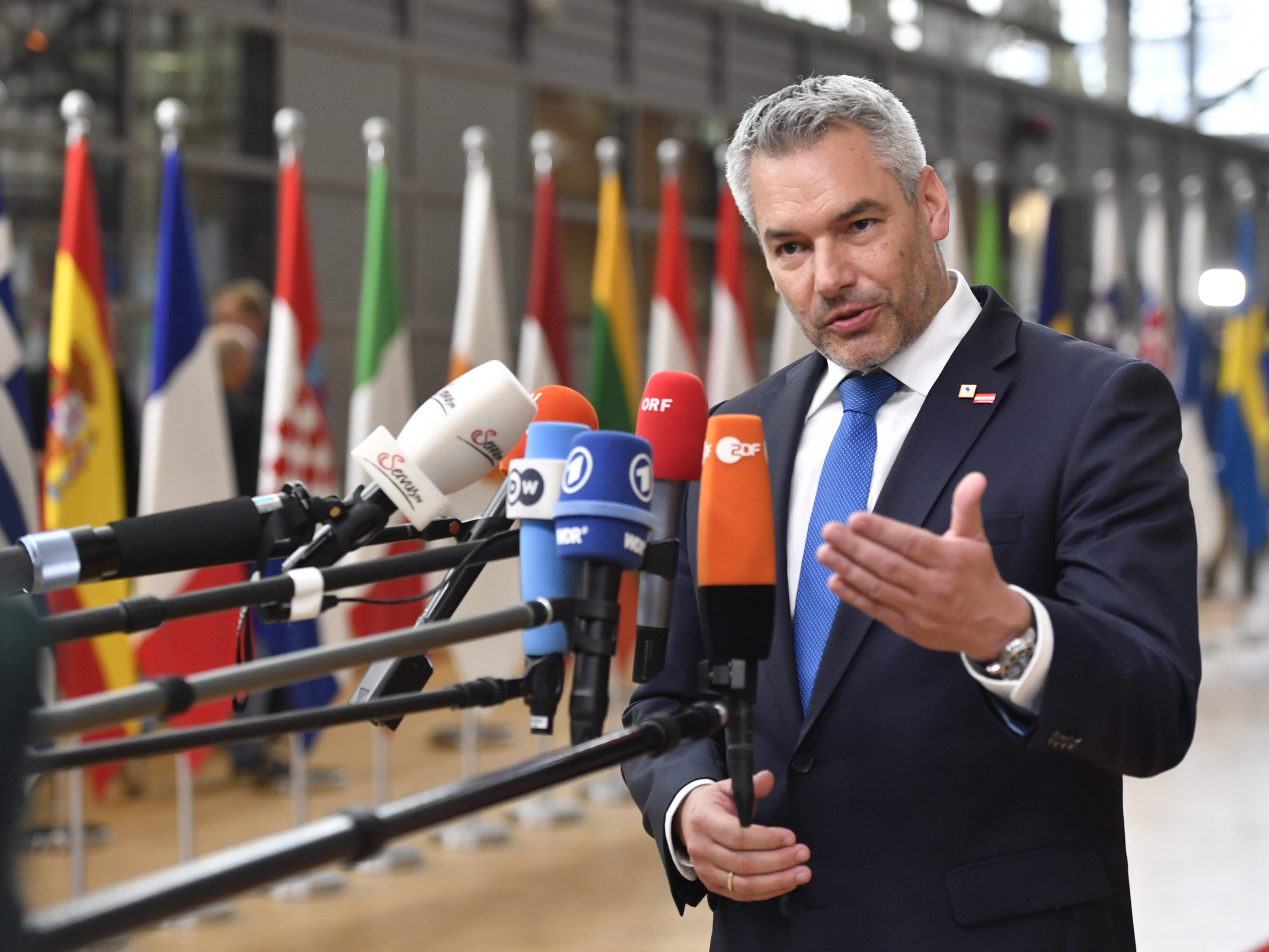 Rumänien ist über die Blocke Österreichs zum Schengen-Beitritt verärgert. Rumänien ist über die Blocke Österreichs zum Schengen-Beitritt verärgert.