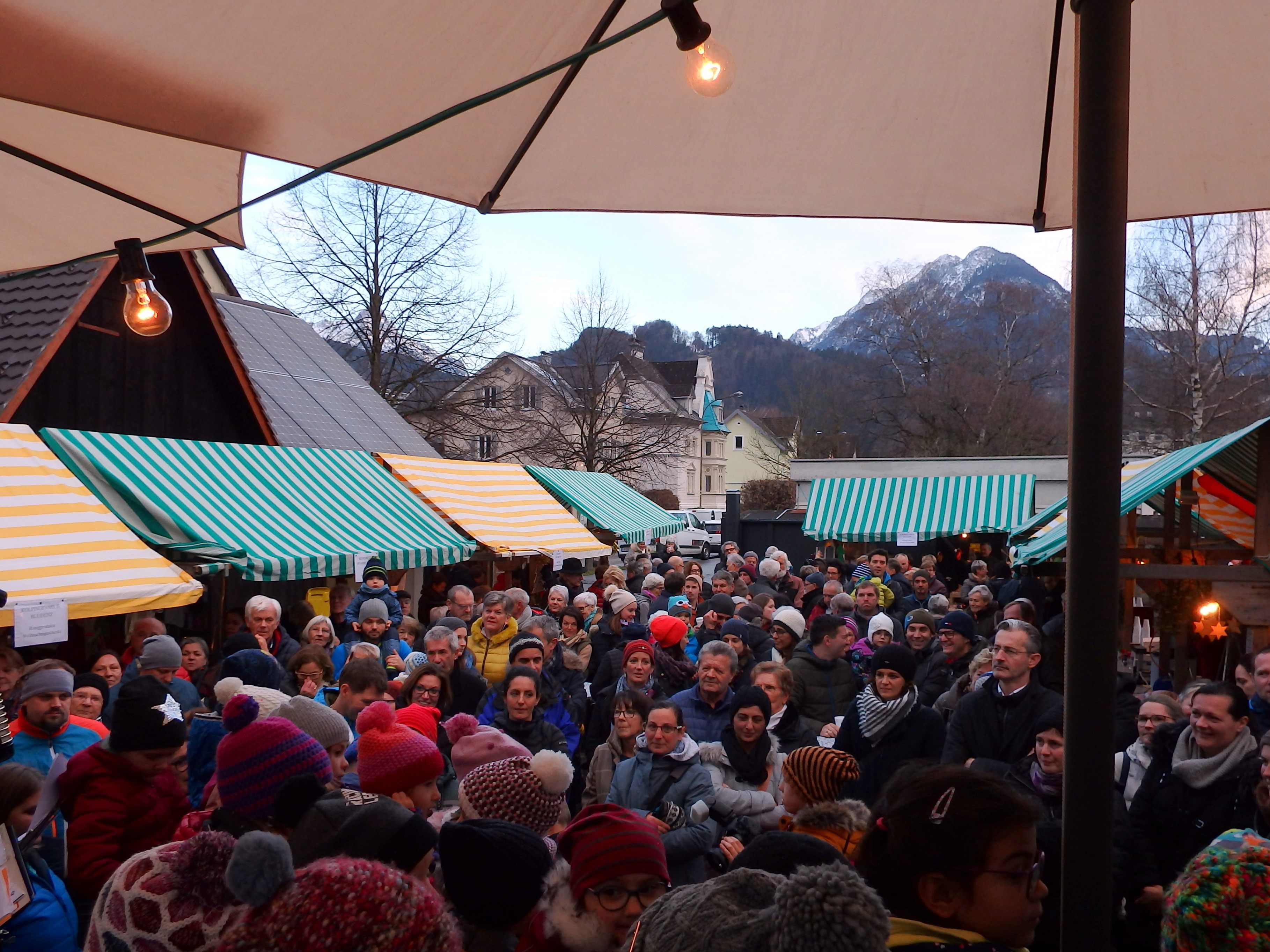 Besucher beim Adventmärktle 2019 waren begeistert