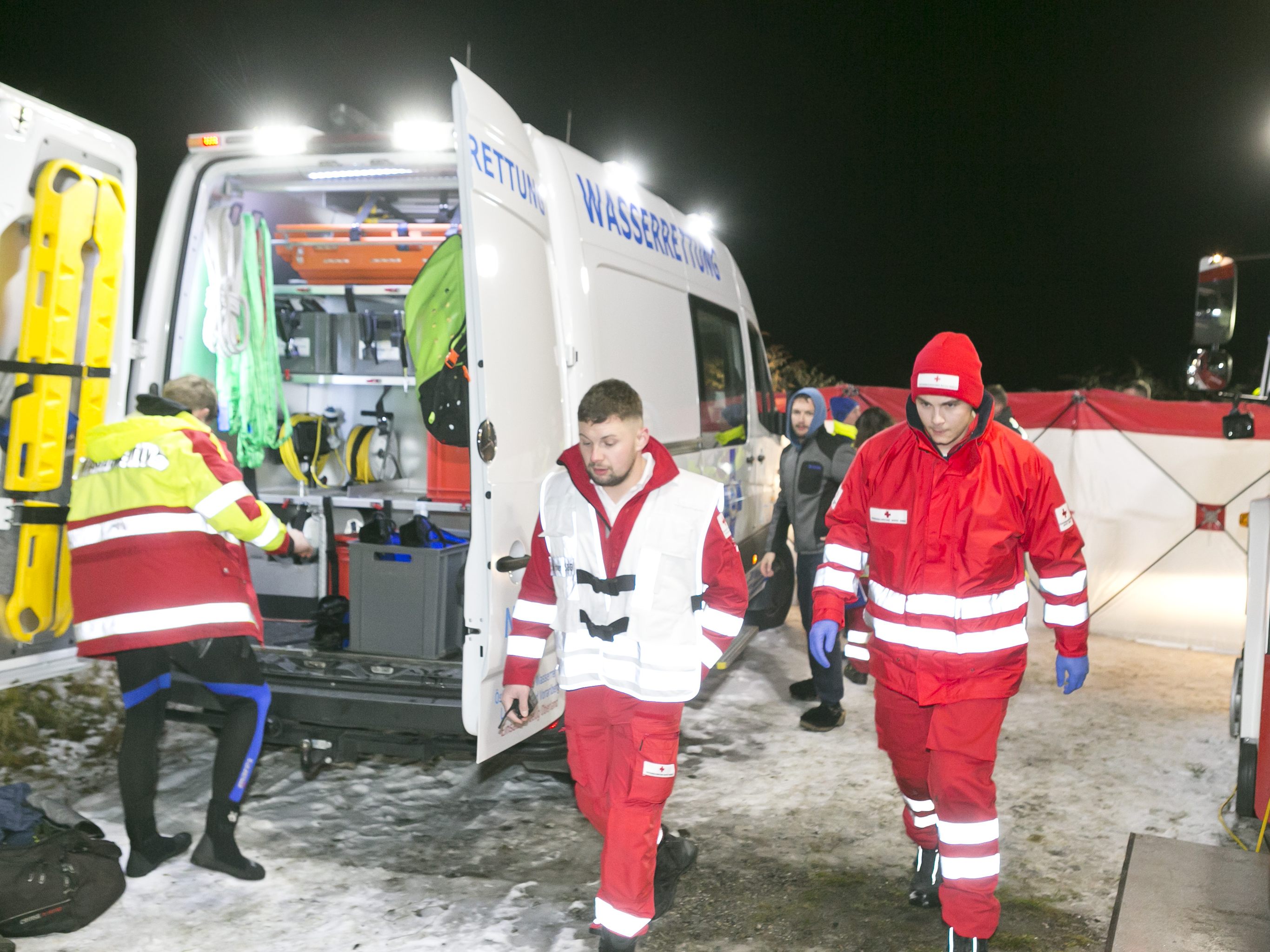 Ein Mann konnte nur mehr tot aus einem der Baggerseen in Rankweil-Brederis geborgen werden.