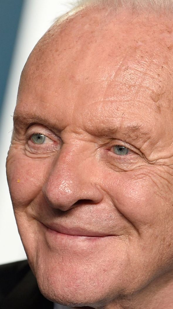 In dem Instagram-Video gibt der Hollywood-Star als "eiskaltes Händchen" ein Klavierstück zum Besten.