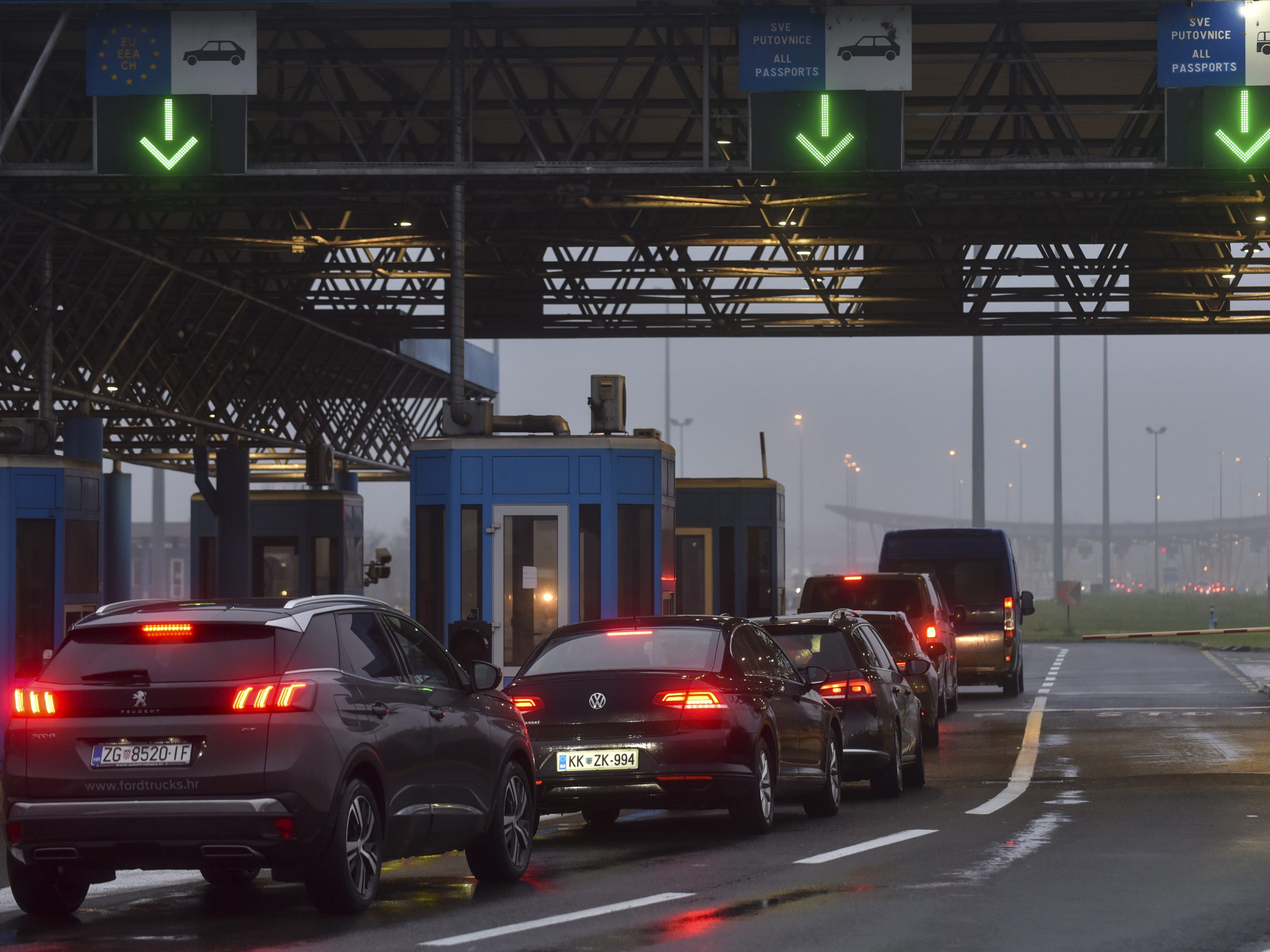 Österreichs Schengen-Veto für Rumänien schadet der Wirtschaft. Österreichs Schengen-Veto für Rumänien schadet der Wirtschaft.