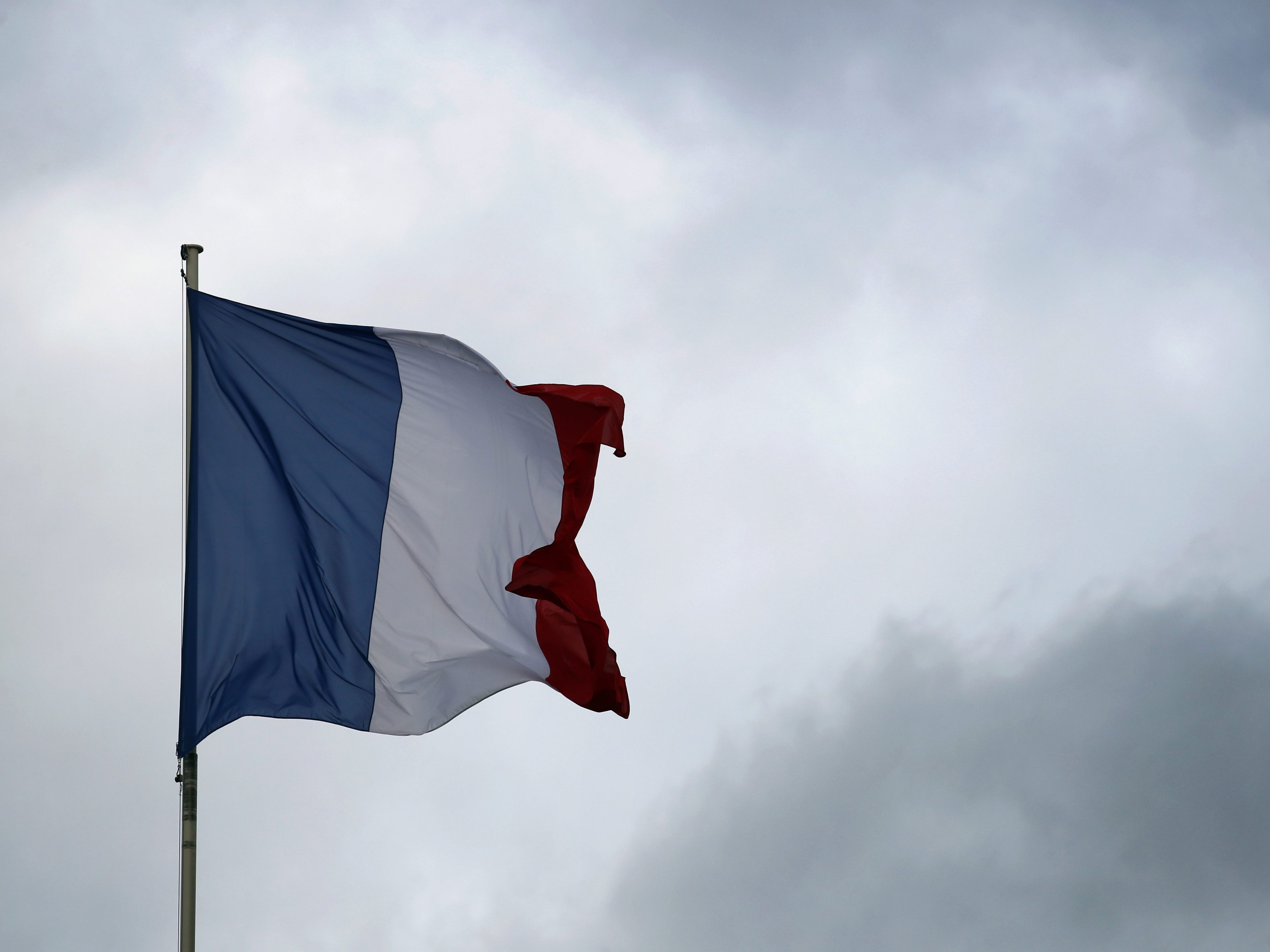 Frankreich hat bei der Fußball-WM 2022 Marokko besiegt. Frankreich hat bei der Fußball-WM 2022 Marokko besiegt.