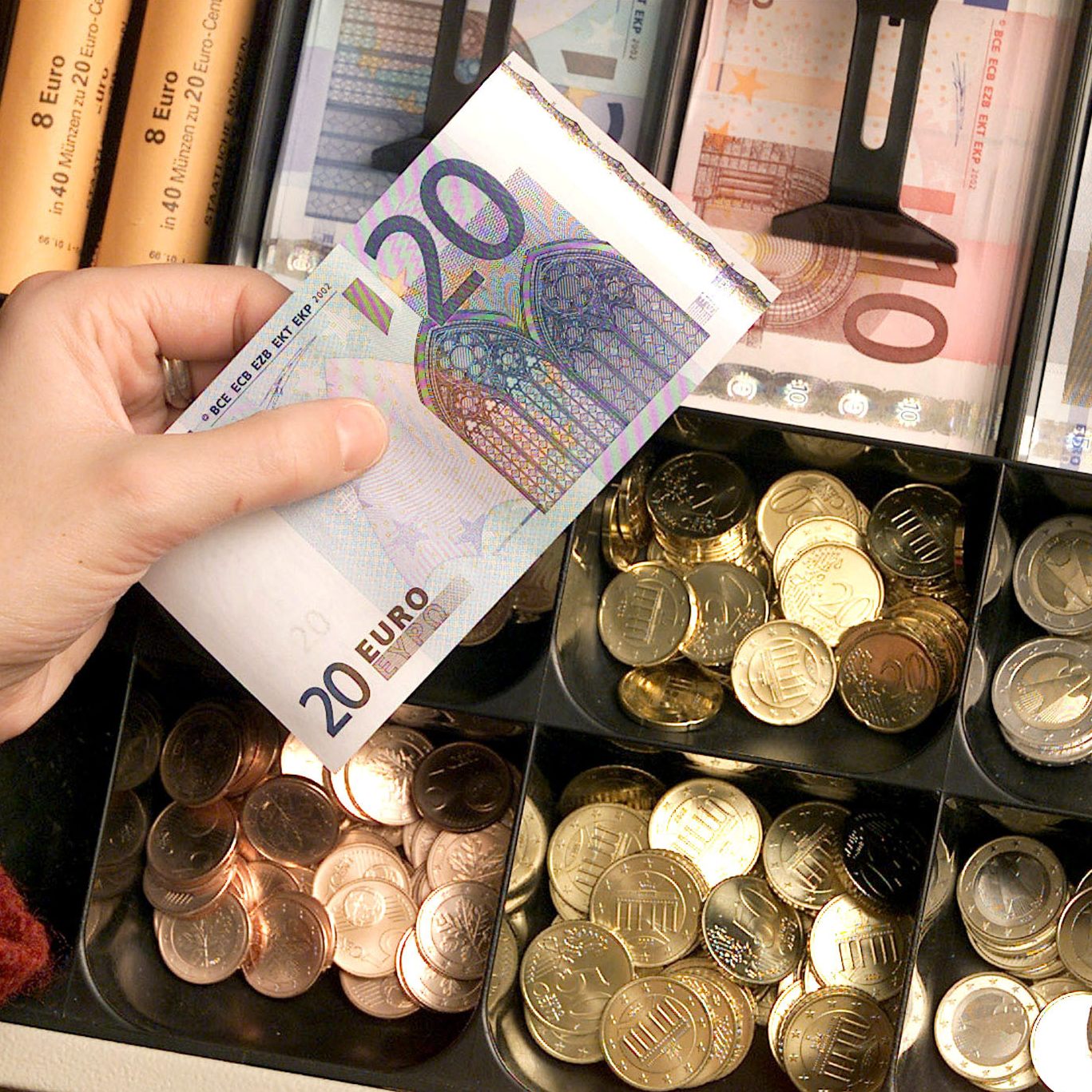 Laut Momentum Institut hätten Unternehmen in Österreich in der Coronakrise rund 598 Millionen Euro Überförderung erhalten.