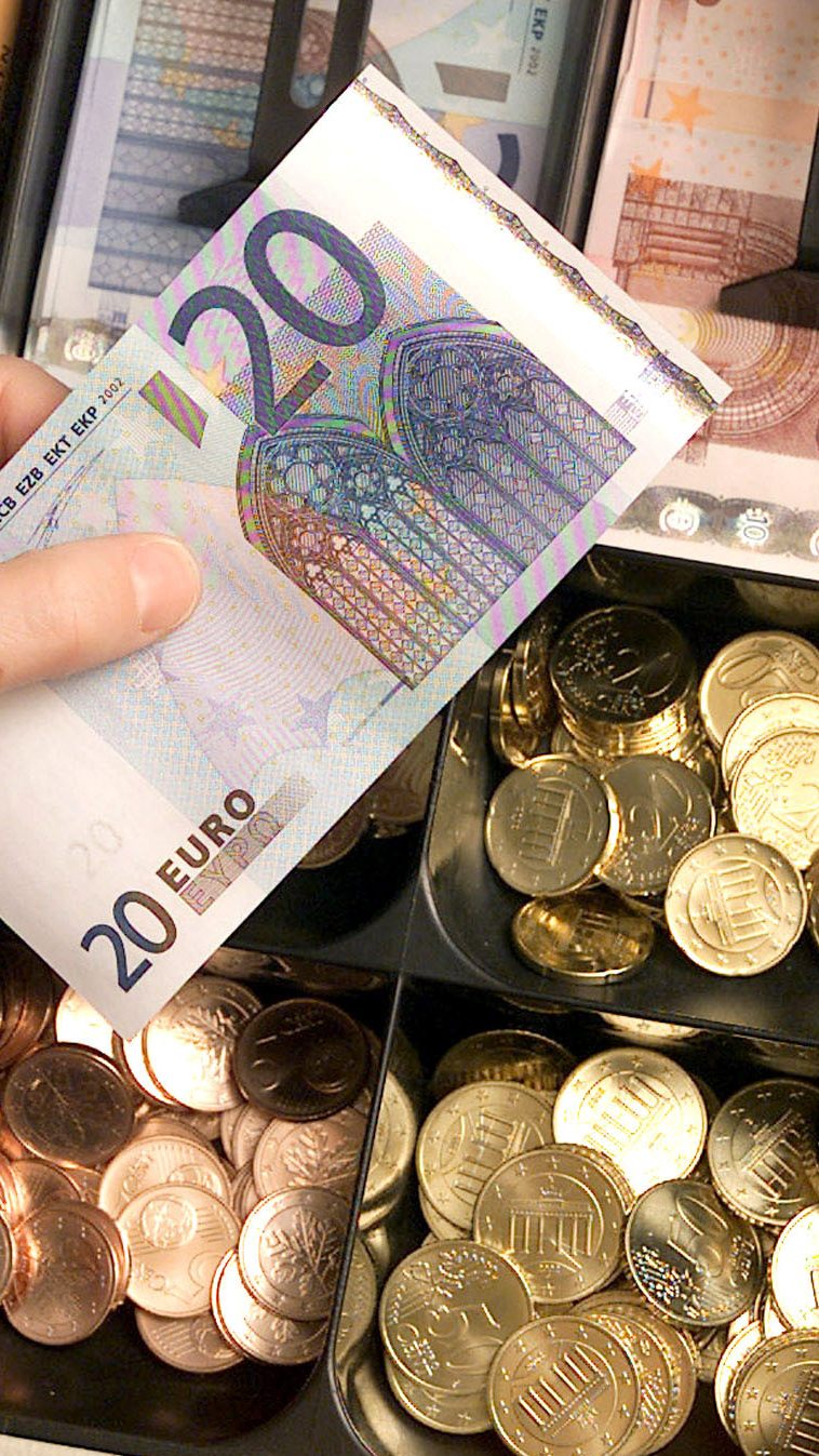 Laut Momentum Institut hätten Unternehmen in Österreich in der Coronakrise rund 598 Millionen Euro Überförderung erhalten.