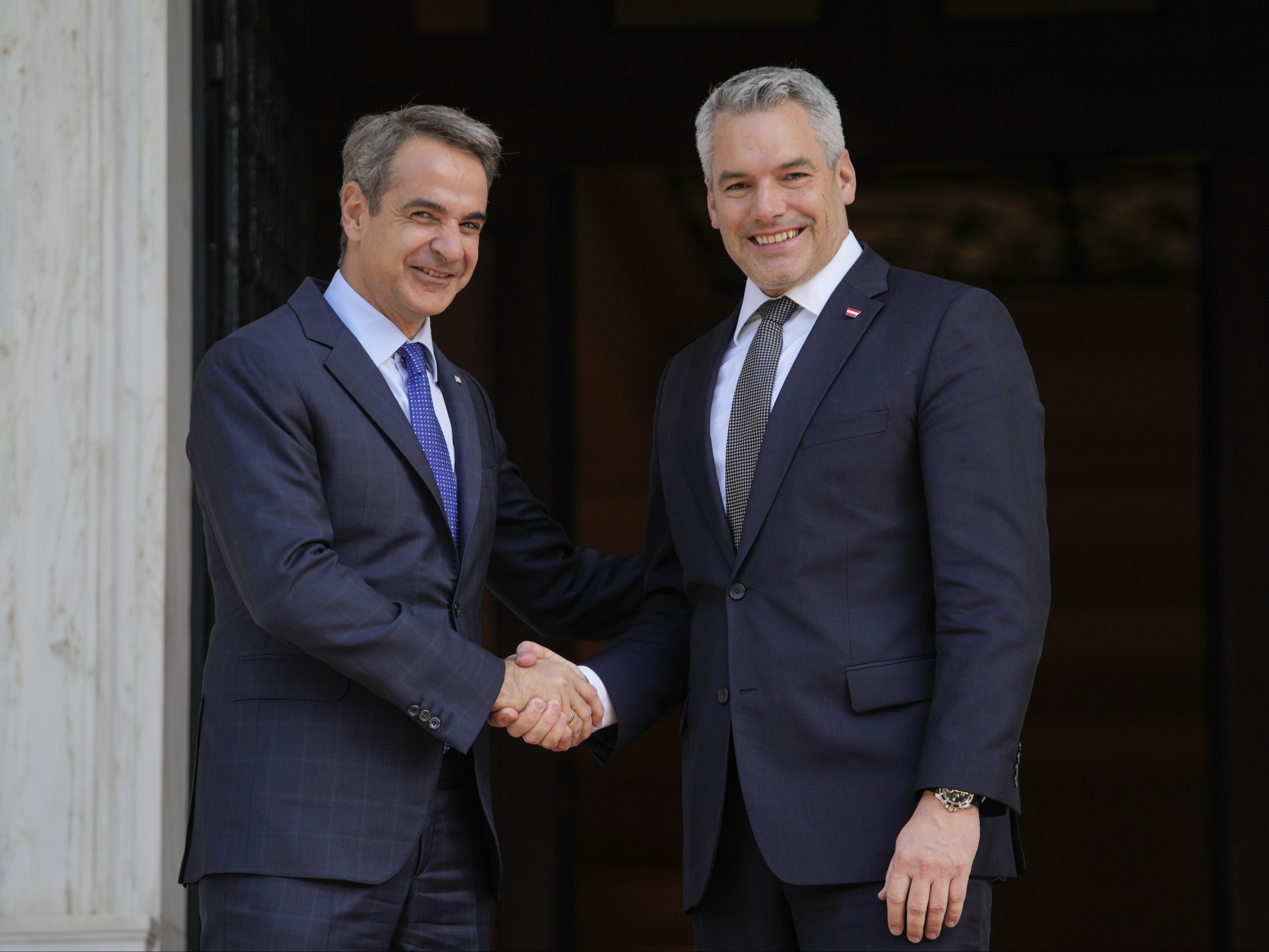 Bundeskanzler Karl Nehammer (ÖVP) traf in Athen den griechischen Ministerpräsidenten Kyriakos Mitsotakis. Bundeskanzler Karl Nehammer (ÖVP) traf in Athen den griechischen Ministerpräsidenten Kyriakos Mitsotakis.
