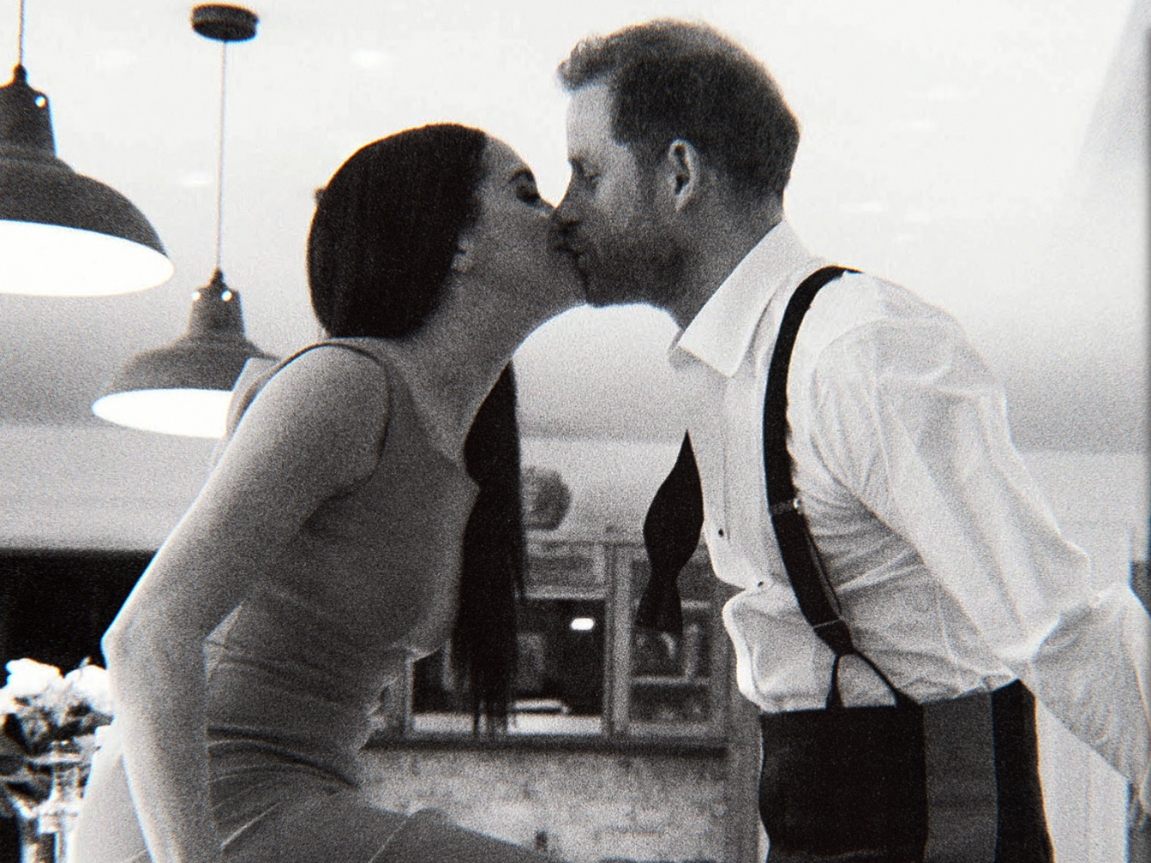Fürs Erste bleibt die Vermarktung ihres Schicksals ein gutes Geschäft: Mit Netflix und Spotify unterzeichneten Harry und Meghan Ende 2020 millionenschwere Verträge.