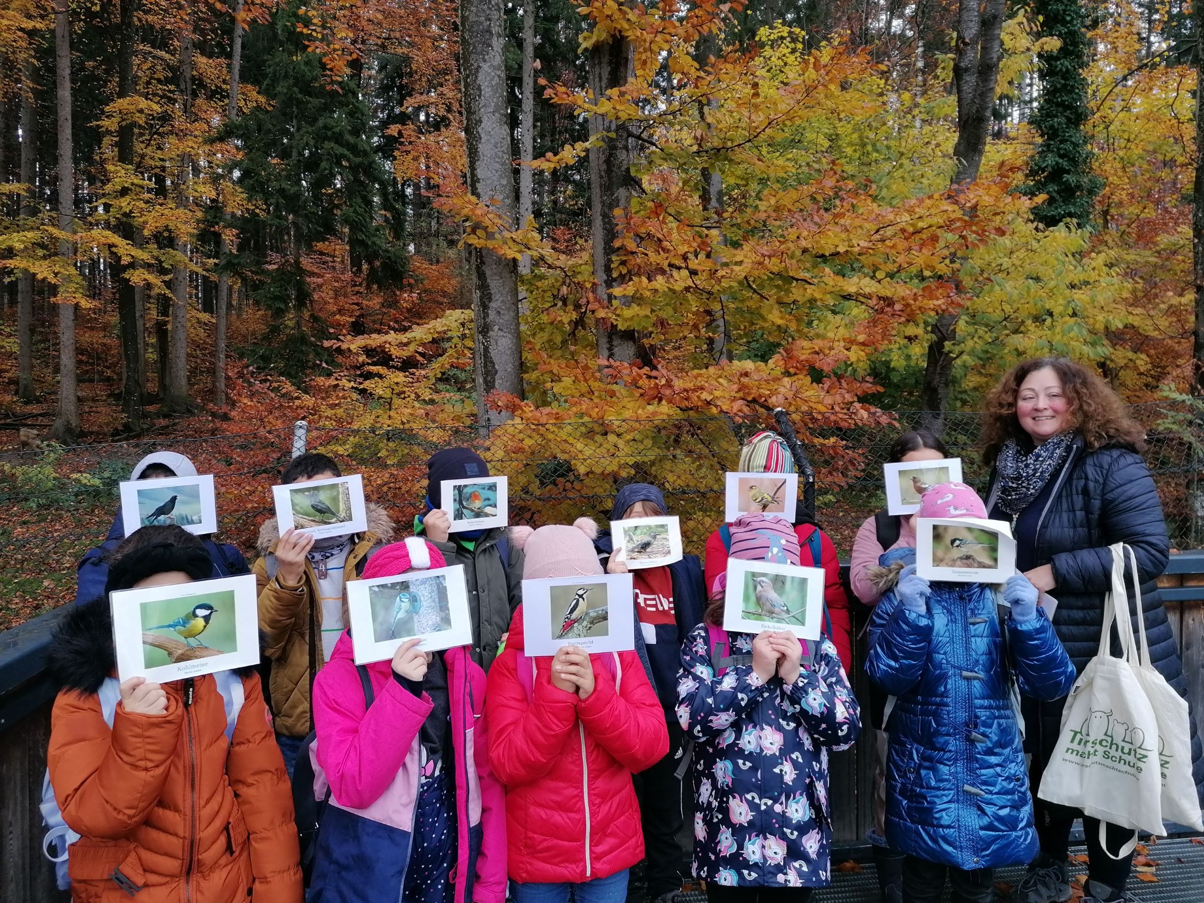 Kinder zu Besuch im Wildpar