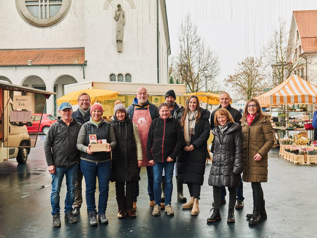 Ein Dankeschön für die langjährige Treue wurde den Marktfahrerinnen und Marktfahrern vergangenen Donnerstag überreicht.