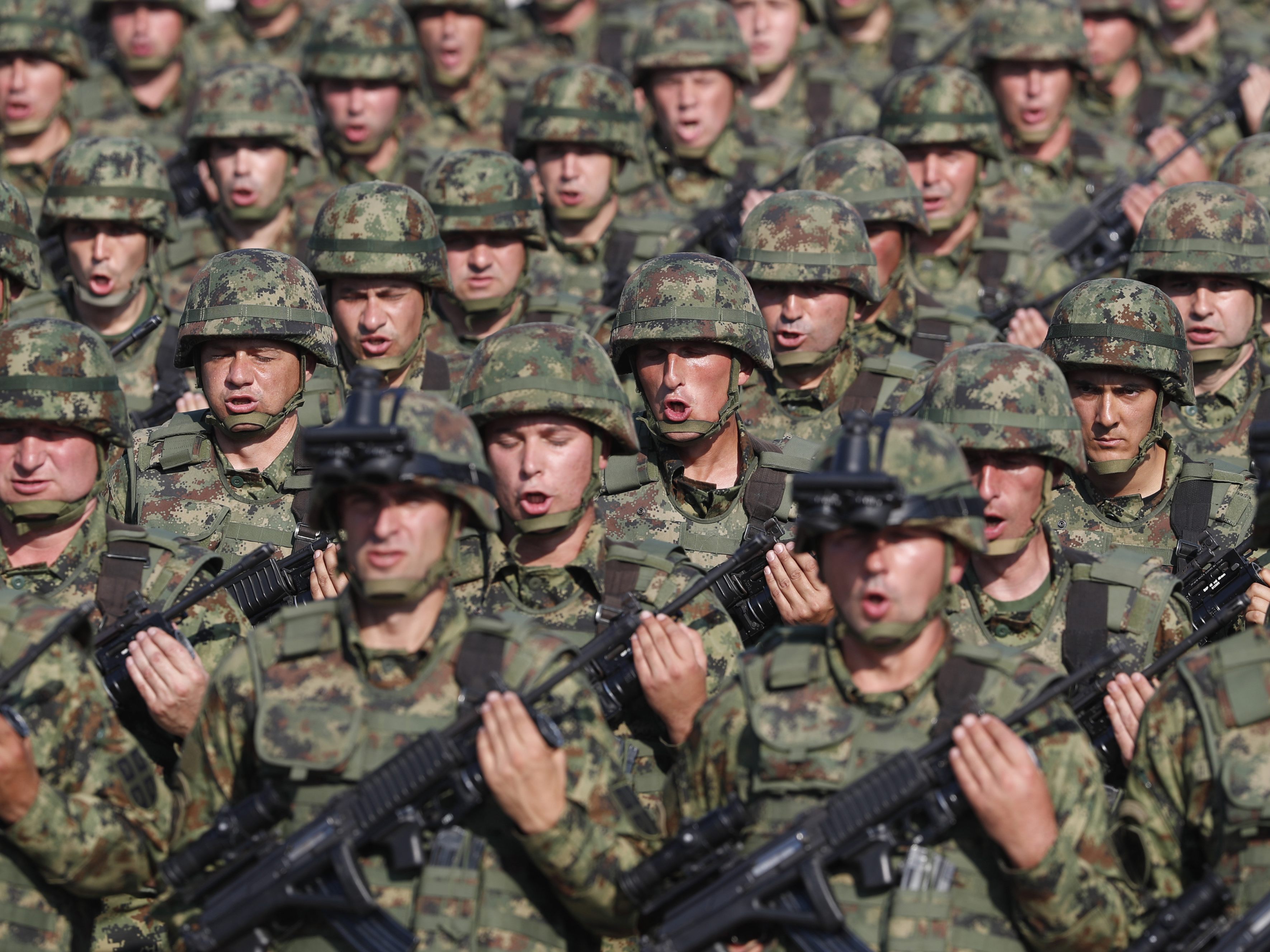 Serbien verlangte von der NATO die Genehmigung zur Entsendung eigener Truppen in den Kosovo. Serbien verlangte von der NATO die Genehmigung zur Entsendung eigener Truppen in den Kosovo.