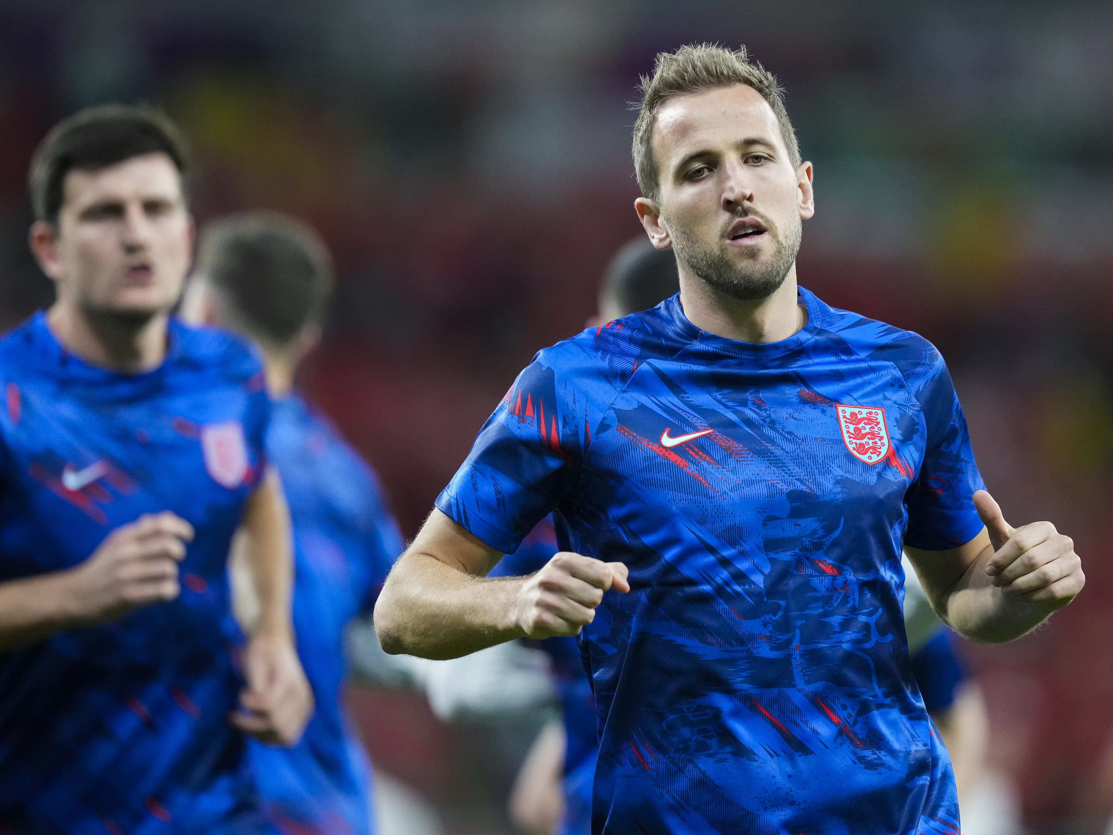 Harry Kane und die englische Nationalmannschaft kämpfen um den Aufstieg ins Viertelfinale.
