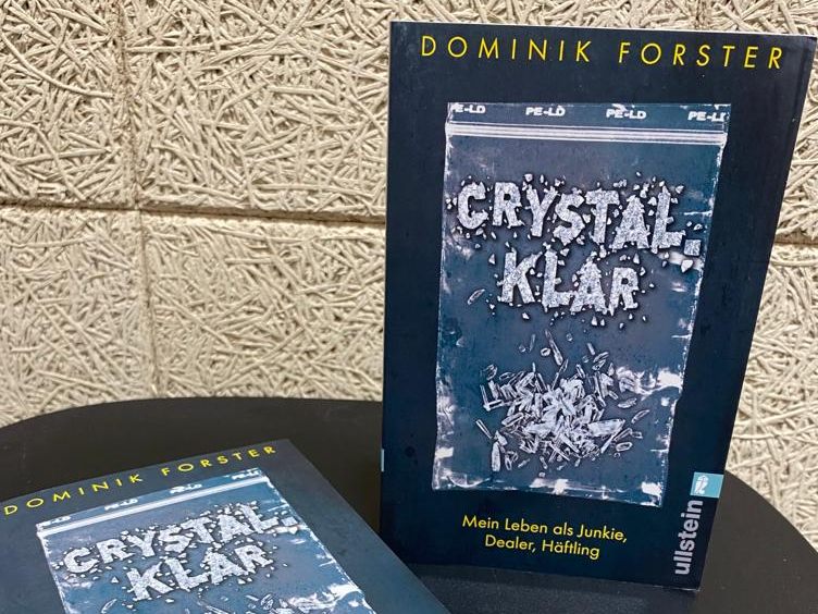 Gewinnen Sie eines von zwei Büchern von Dominik Forster.