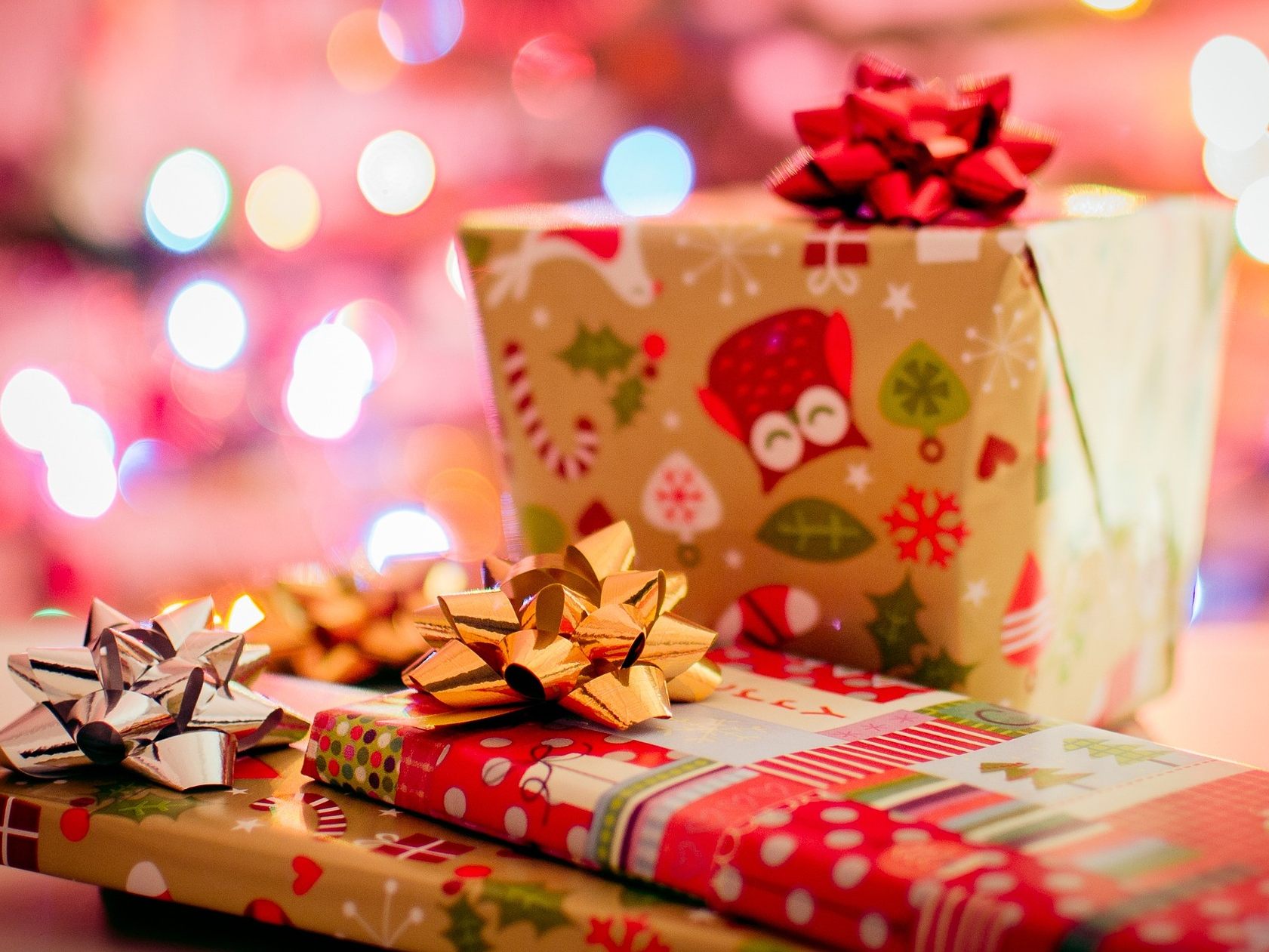 Mit diesen Tipps triffst du zu Weihnachten die richtige Auswahl bei den Geschenken.