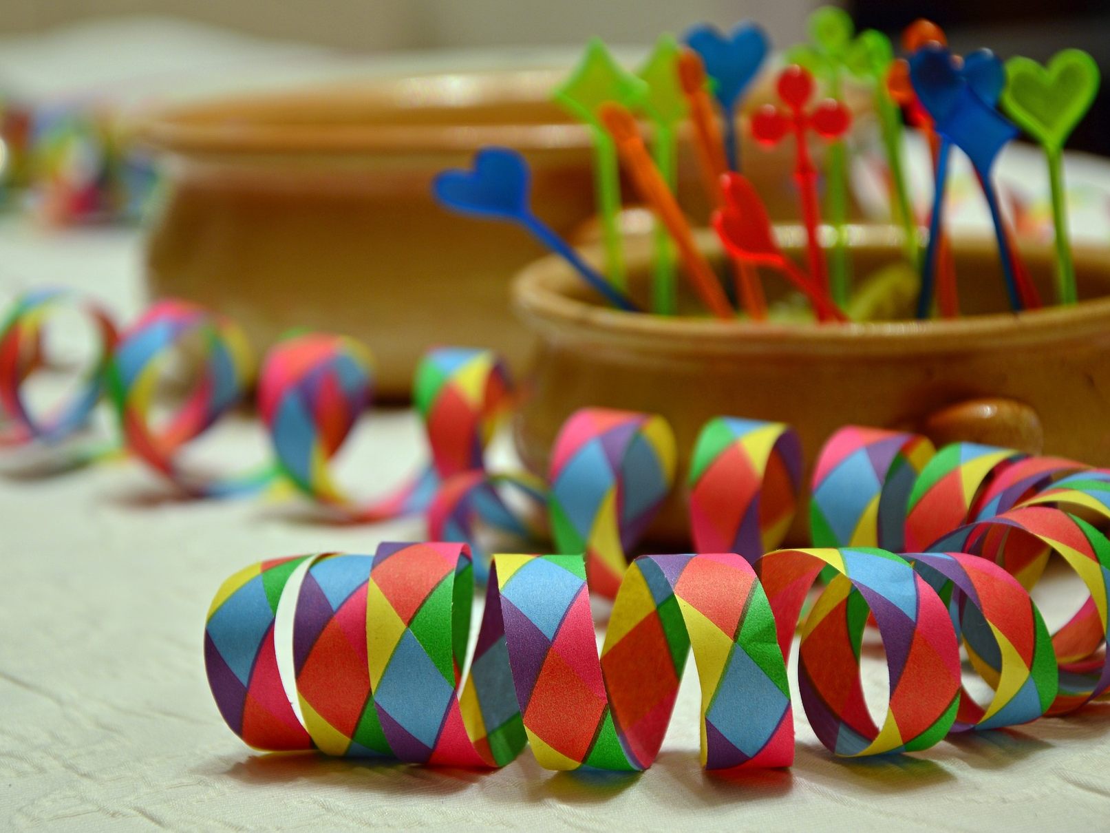 Diese Spiele vertreiben bei Kindern zu Silvester die Langeweile. Diese Spiele vertreiben bei Kindern zu Silvester die Langeweile.