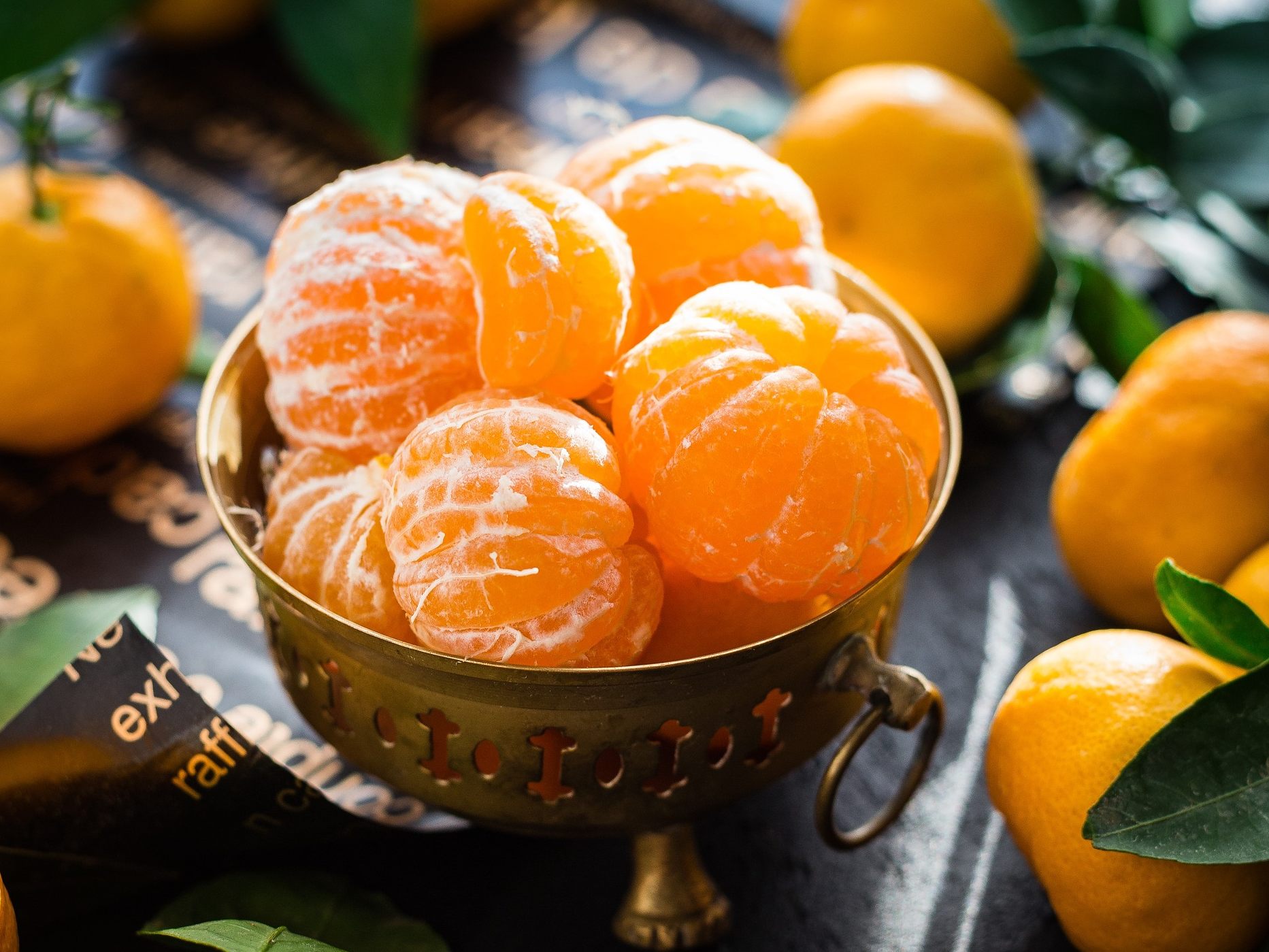 Mandarinen werden besonders gern in der Weihnachtszeit gegessen.