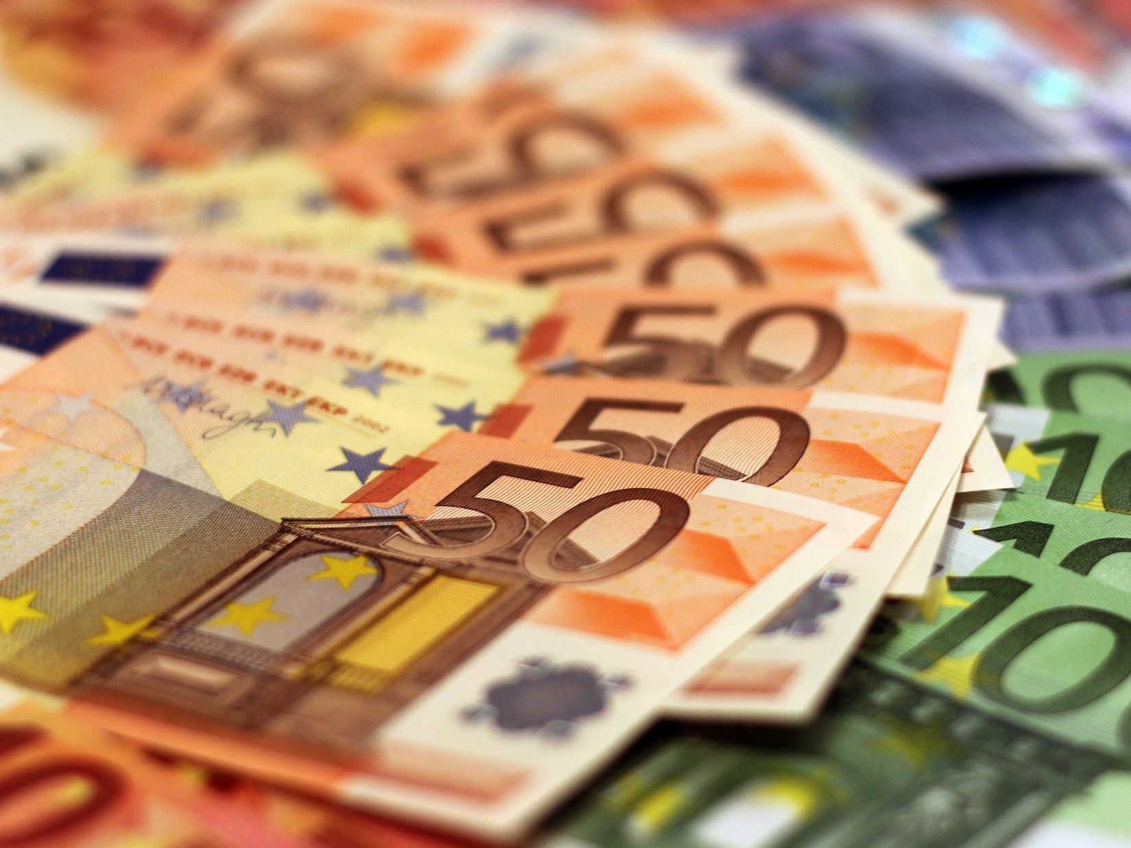 Das Finanzamt holte sich 435 Mio. von Großbetrieben.