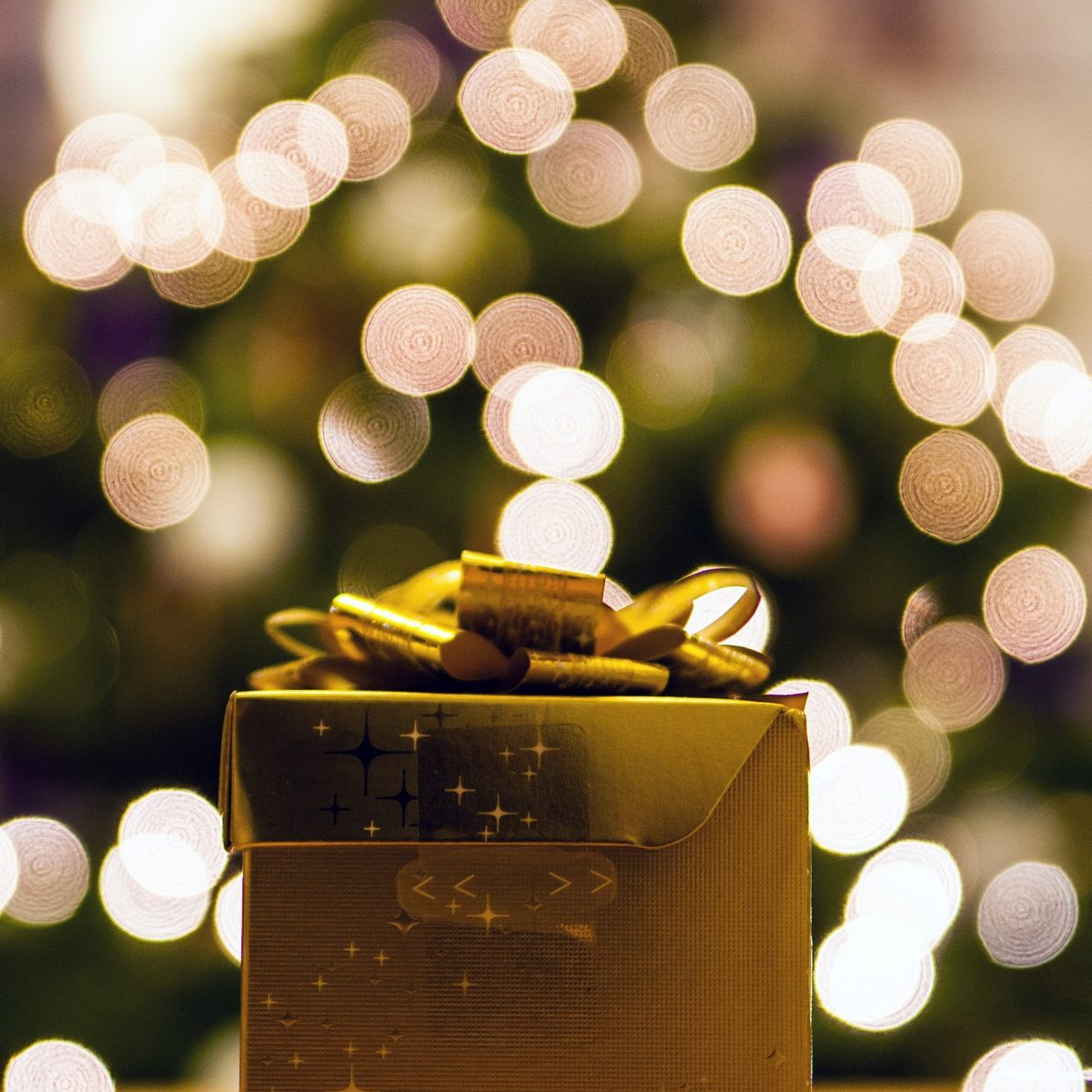 Jeder Dritte schnallt wegen der Teuerung den Gürtel zu Weihnachten enger.