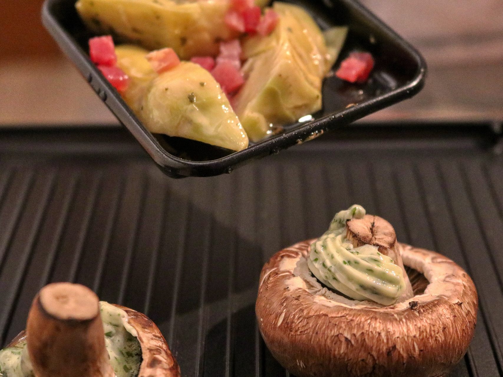 Raclette zu Silvester ist in vielen Haushalten beliebt. Raclette zu Silvester ist in vielen Haushalten beliebt.