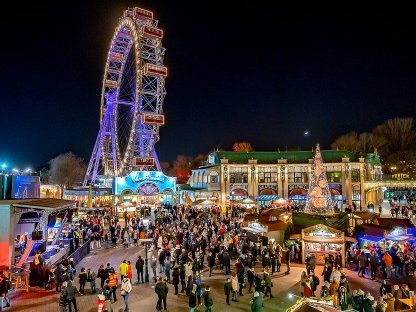 Zu Silvester kann man am Wiener Riesenradplatz ins neue Jahr reinfeiern. Zu Silvester kann man am Wiener Riesenradplatz ins neue Jahr reinfeiern.
