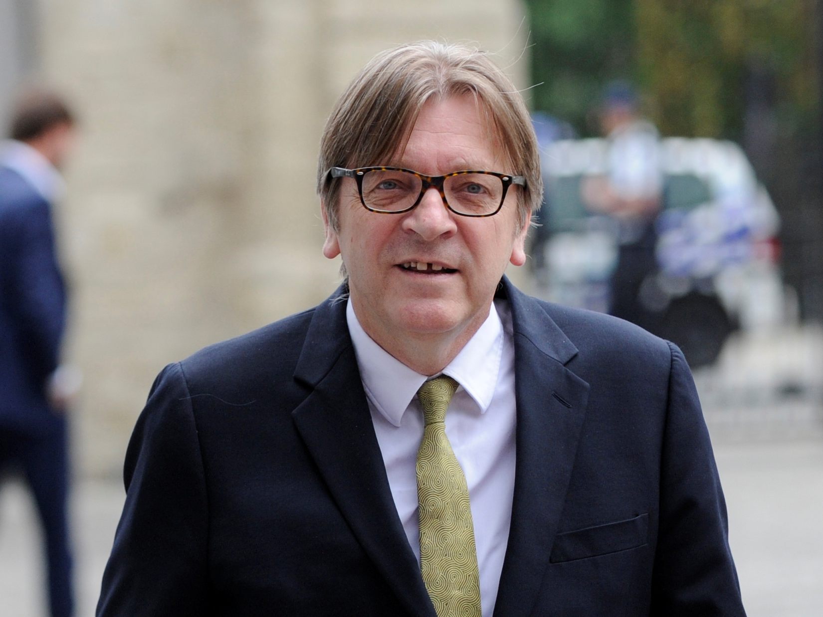 Verhofstadt kritisiert EU-Sanktionen gegen Russland als wirkungslos. Verhofstadt kritisiert EU-Sanktionen gegen Russland als wirkungslos.