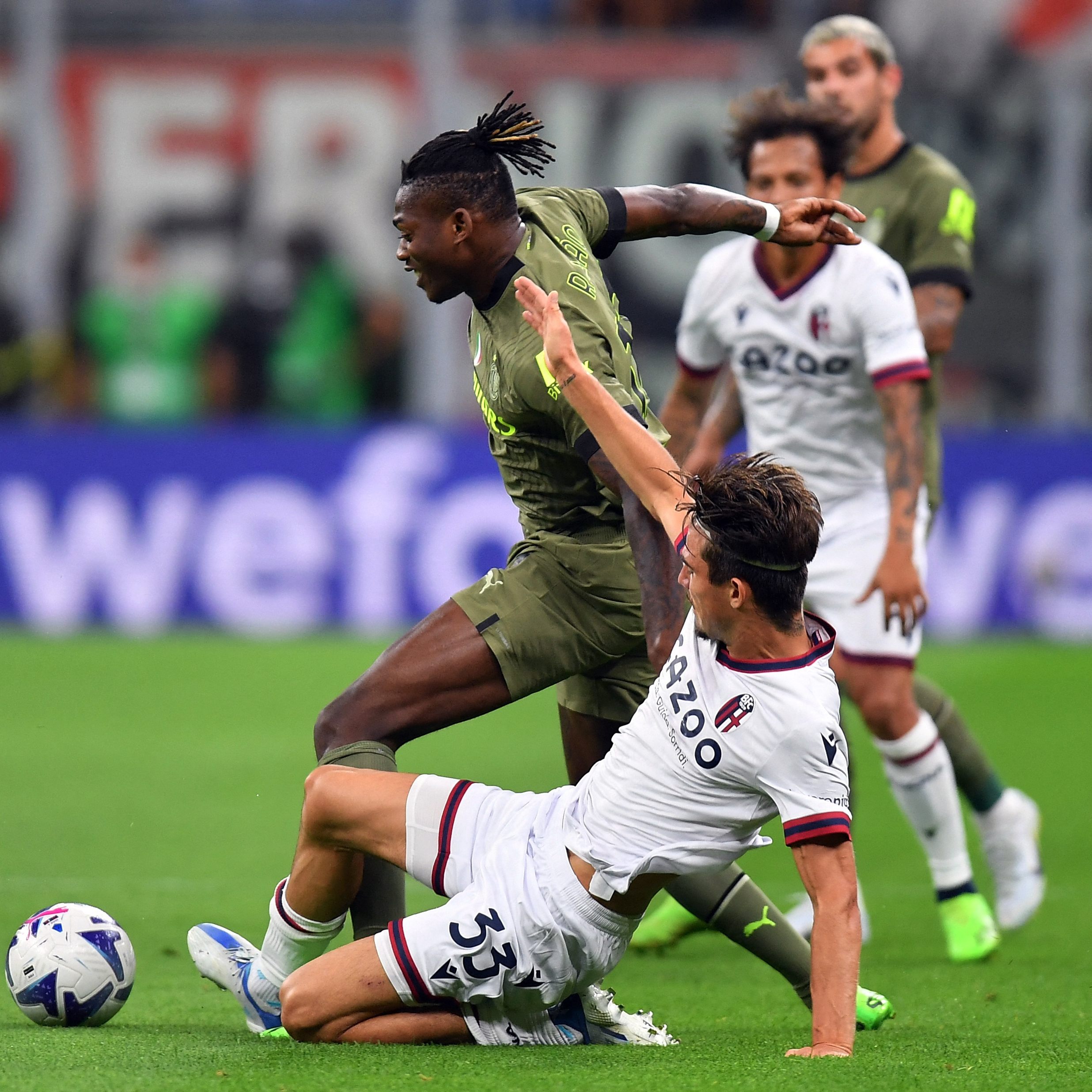 Beim Spiel zwischen Rapid Wien und dem WAC könnte Kasius (im Bild vorne im weißen Trikot) dabei sein.