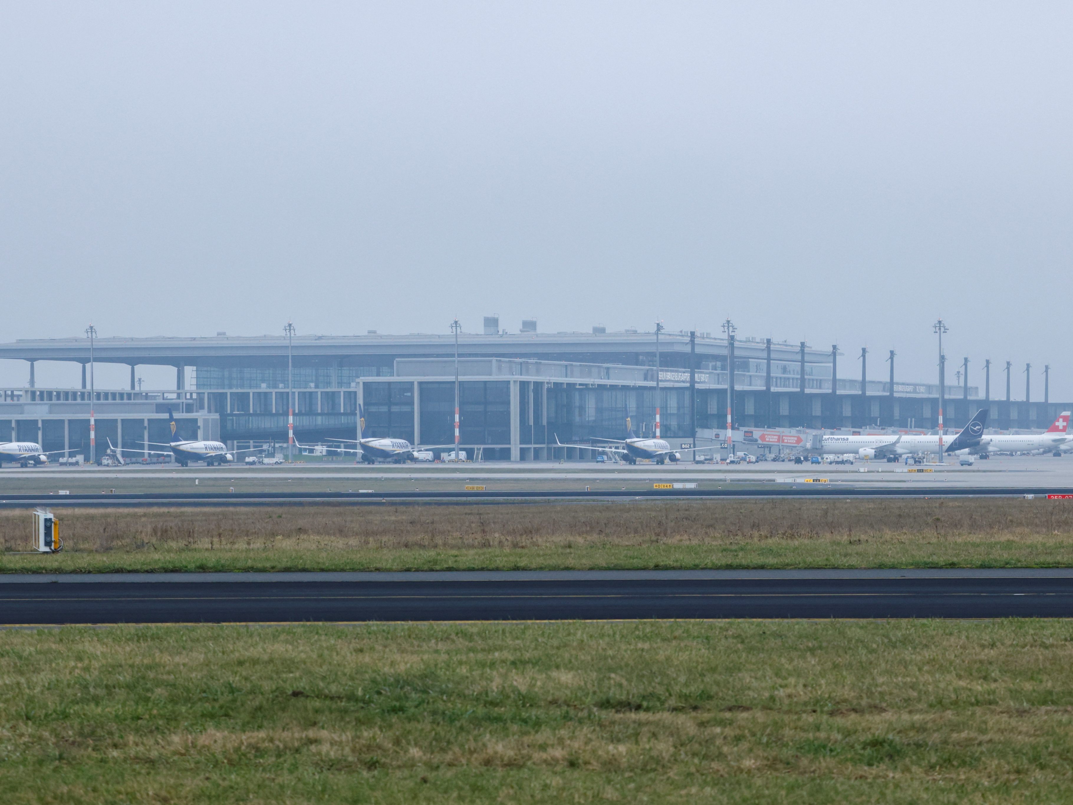 Das Bild zeigt den Flughafen Berlin am Mittwoch.
