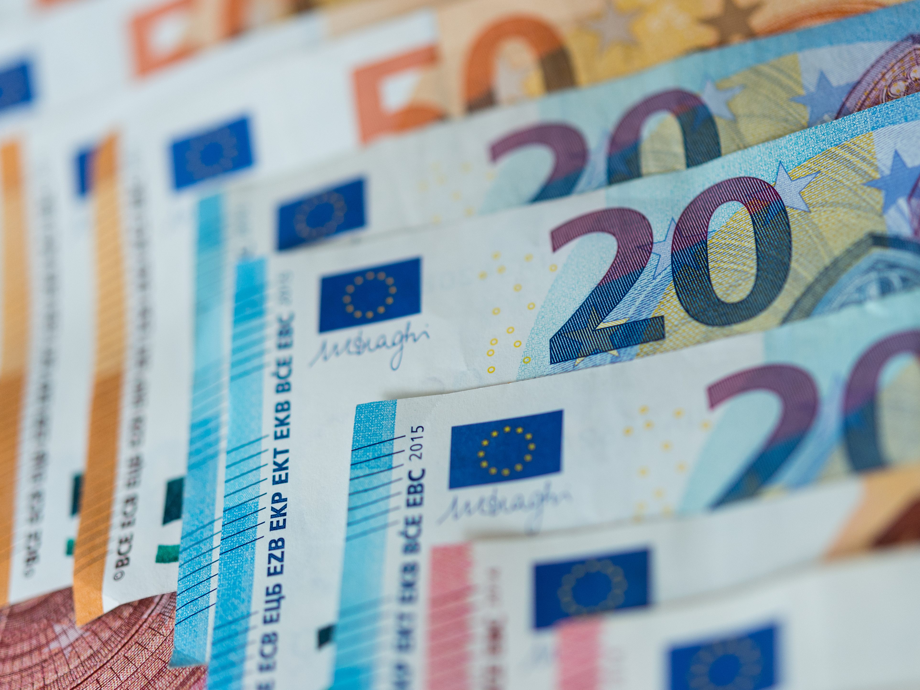 Banken sollen Zinsen aus Kreditmoratorium automatisch zurückzahlen, so der VKI. Banken sollen Zinsen aus Kreditmoratorium automatisch zurückzahlen, so der VKI.