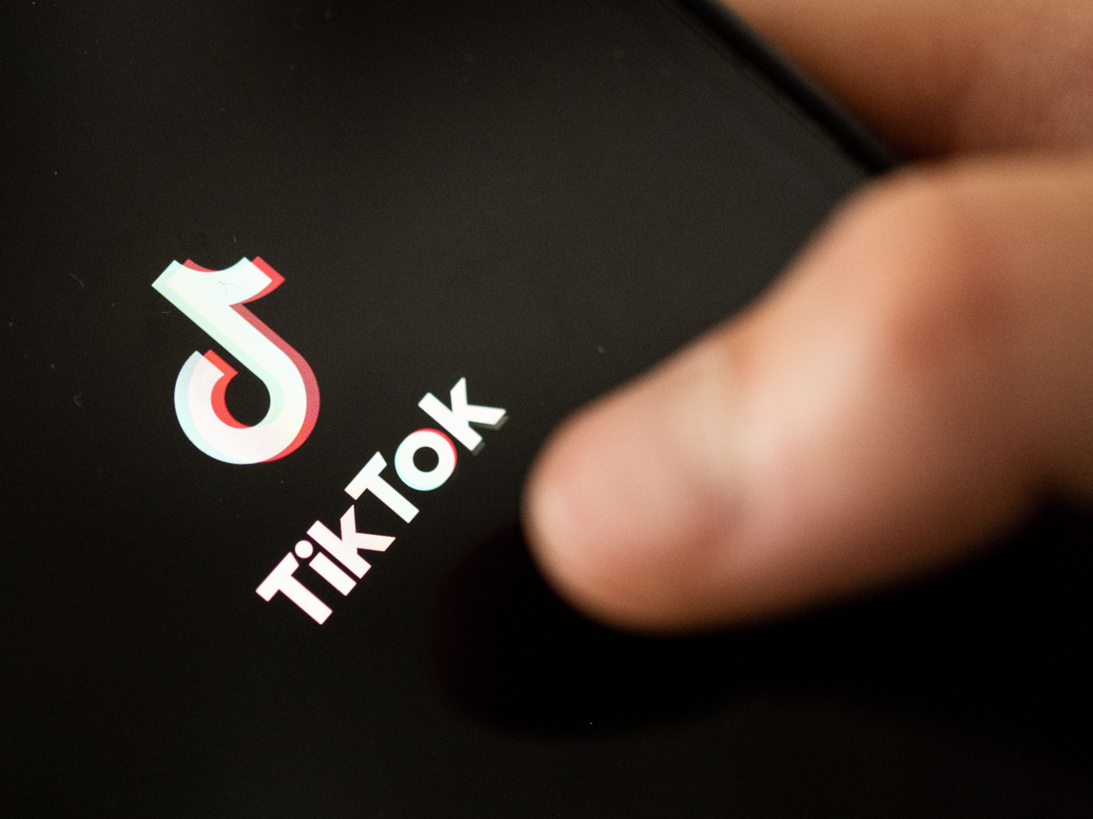 Der 54-Jährige hat mehrere Videos von der Unterkunft auf TikTok gestellt. Der 54-Jährige hat mehrere Videos von der Unterkunft auf TikTok gestellt.
