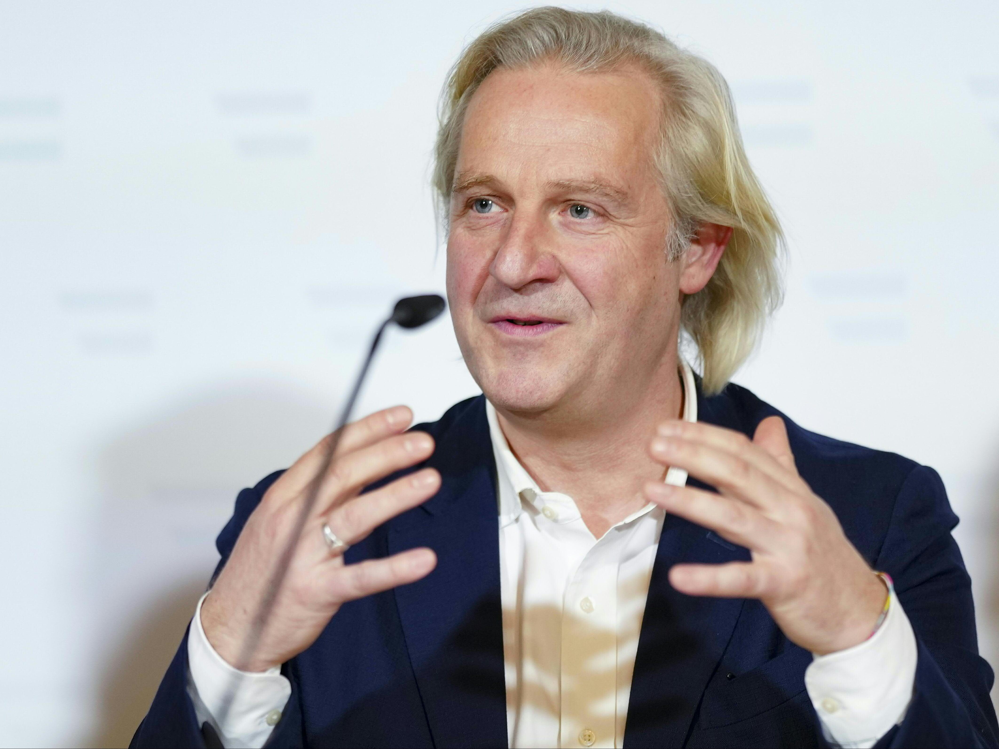 Der künftige Direktor des Wiener Burgtheaters Stefan Bachmann im Interview. Der künftige Direktor des Wiener Burgtheaters Stefan Bachmann im Interview.