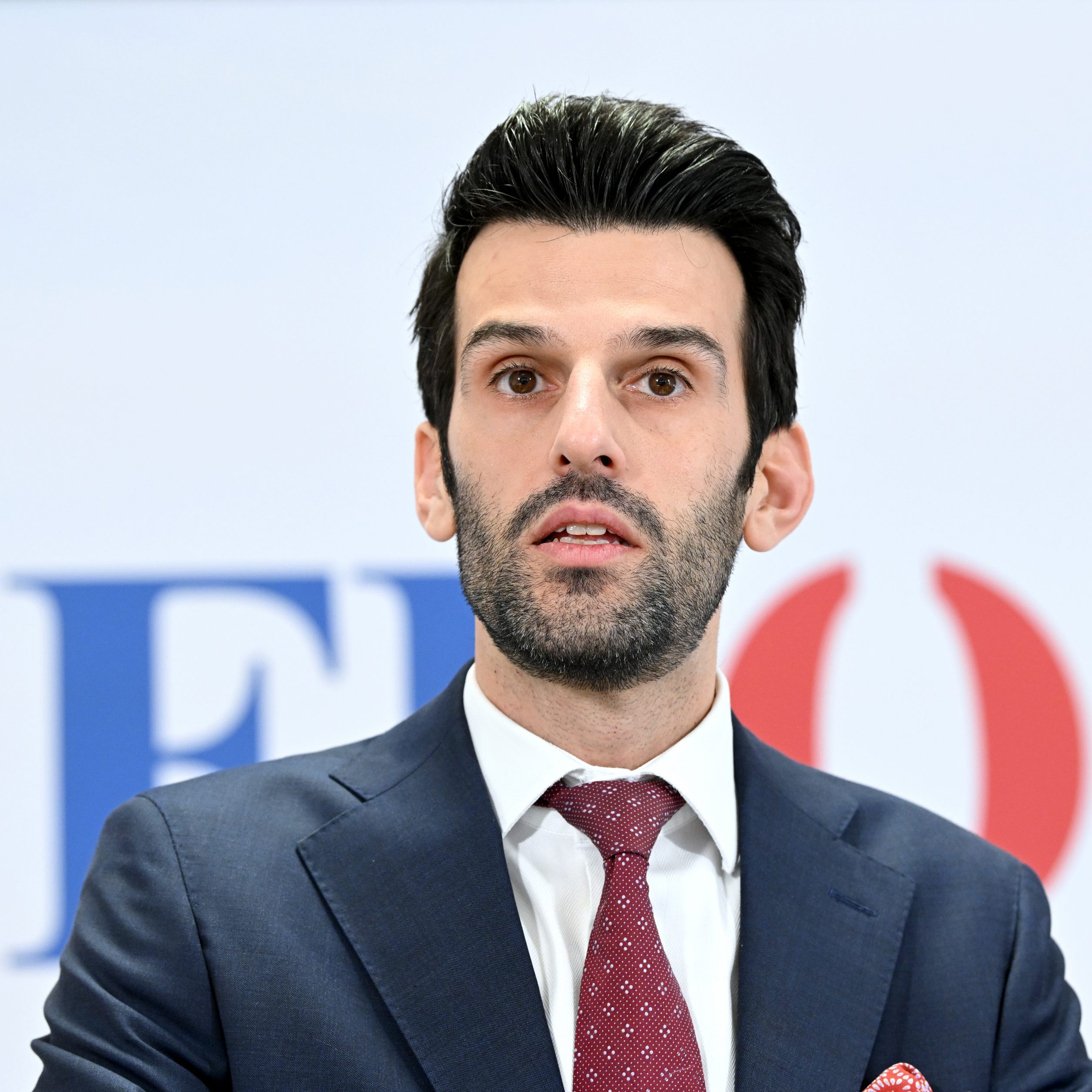 Die FPÖ-NÖ ist mit viel Kritik an der ÖVP offiziell in den Wahlkampf gestartet.