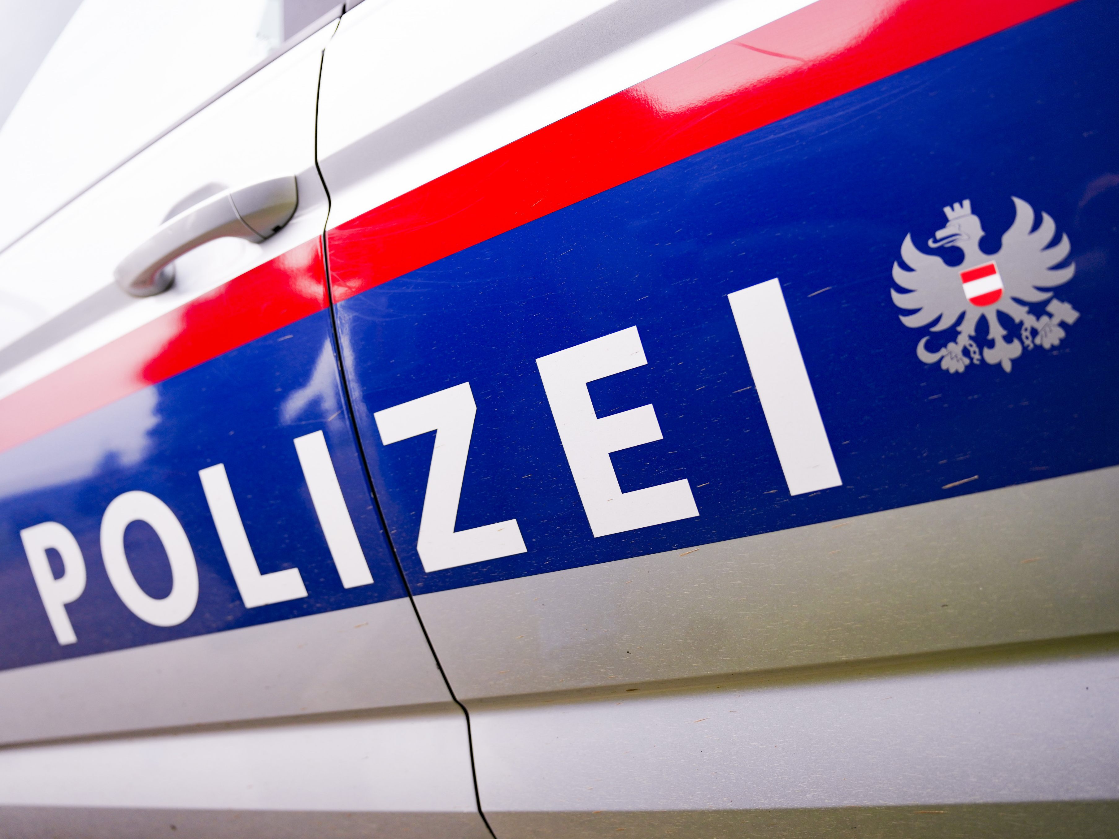 Weil ein Mann seine Ex-Frau bedrohte musste die Polizei einschreiten. Weil ein Mann seine Ex-Frau bedrohte musste die Polizei einschreiten.