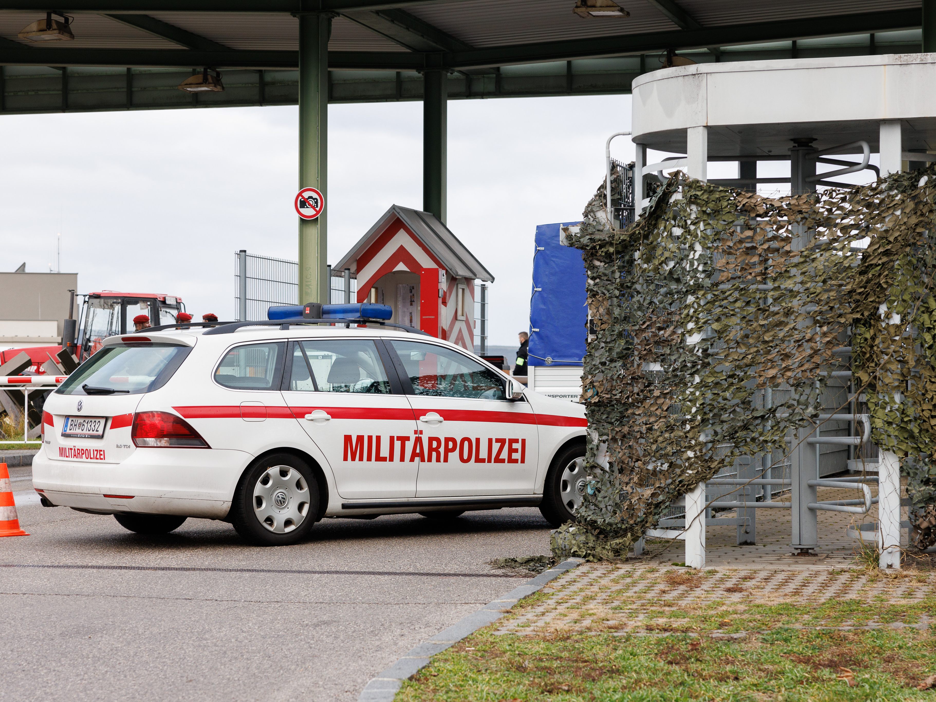 Die Tragödie ereignete sich in der Flugfeld-Kaserne in Wiener Neustadt. Die Tragödie ereignete sich in der Flugfeld-Kaserne in Wiener Neustadt.