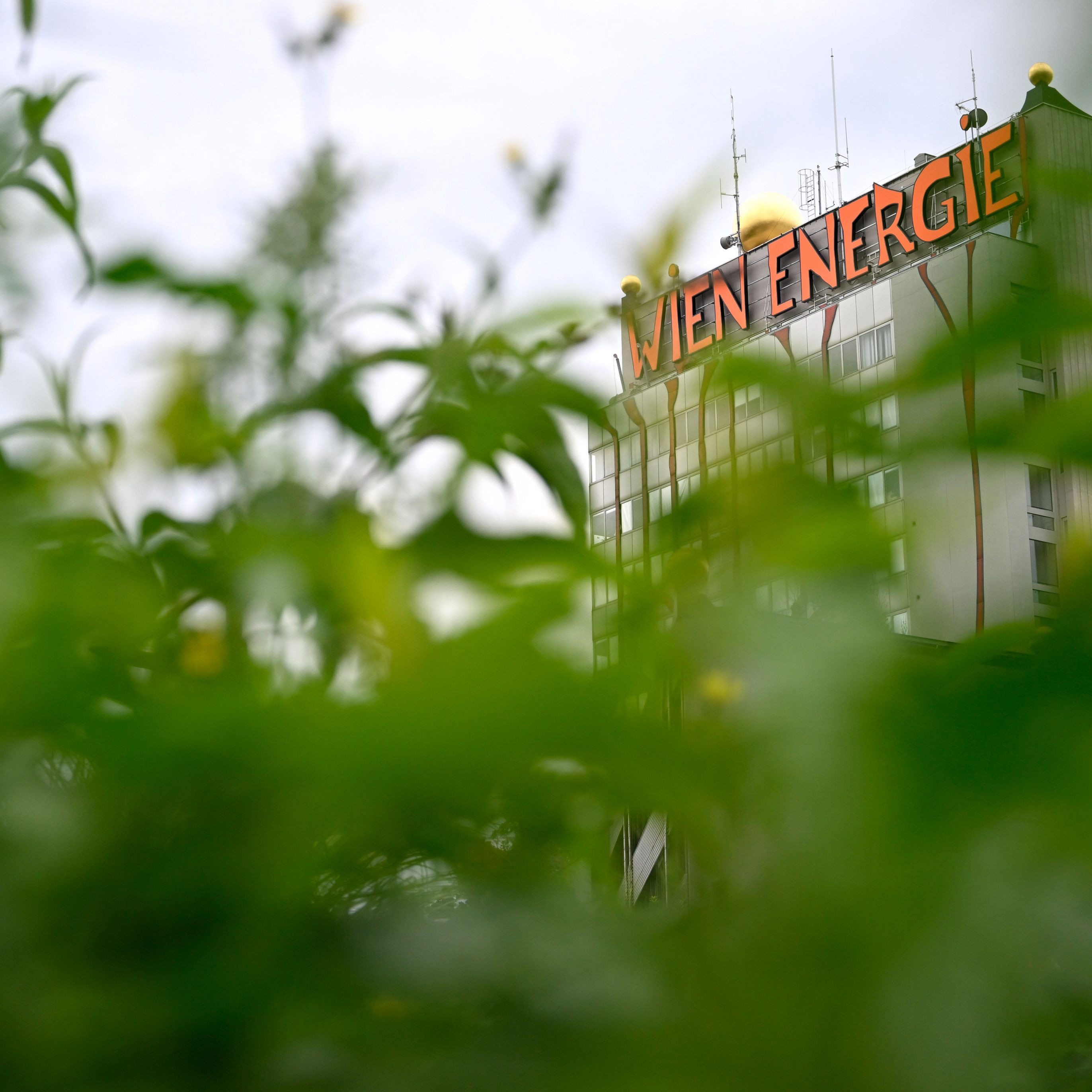 Die Wien Energie baute ihre Photovoltaik- und Windkraftanlagen 2022 kräftig aus.