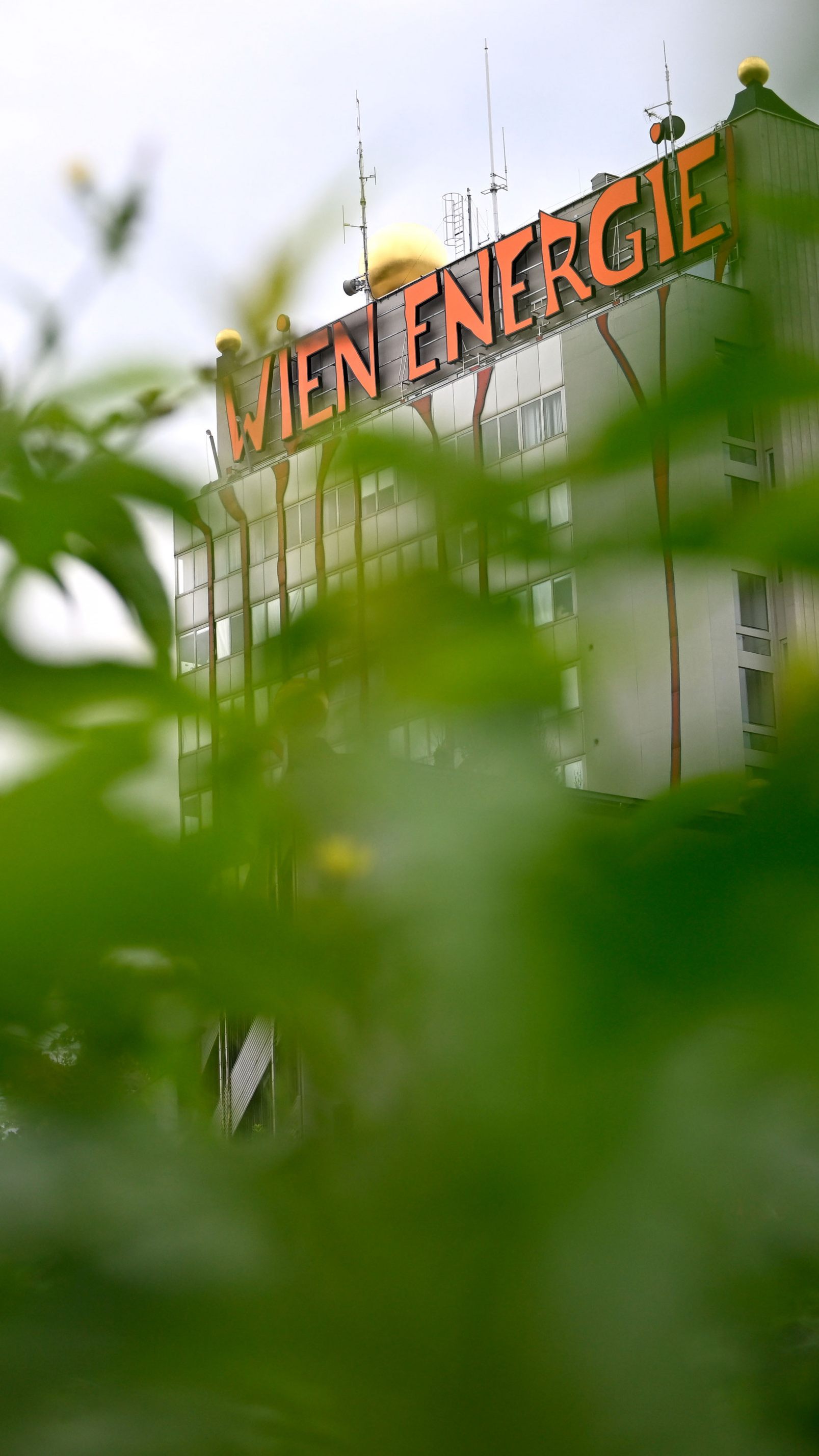 Die Wien Energie baute ihre Photovoltaik- und Windkraftanlagen 2022 kräftig aus.