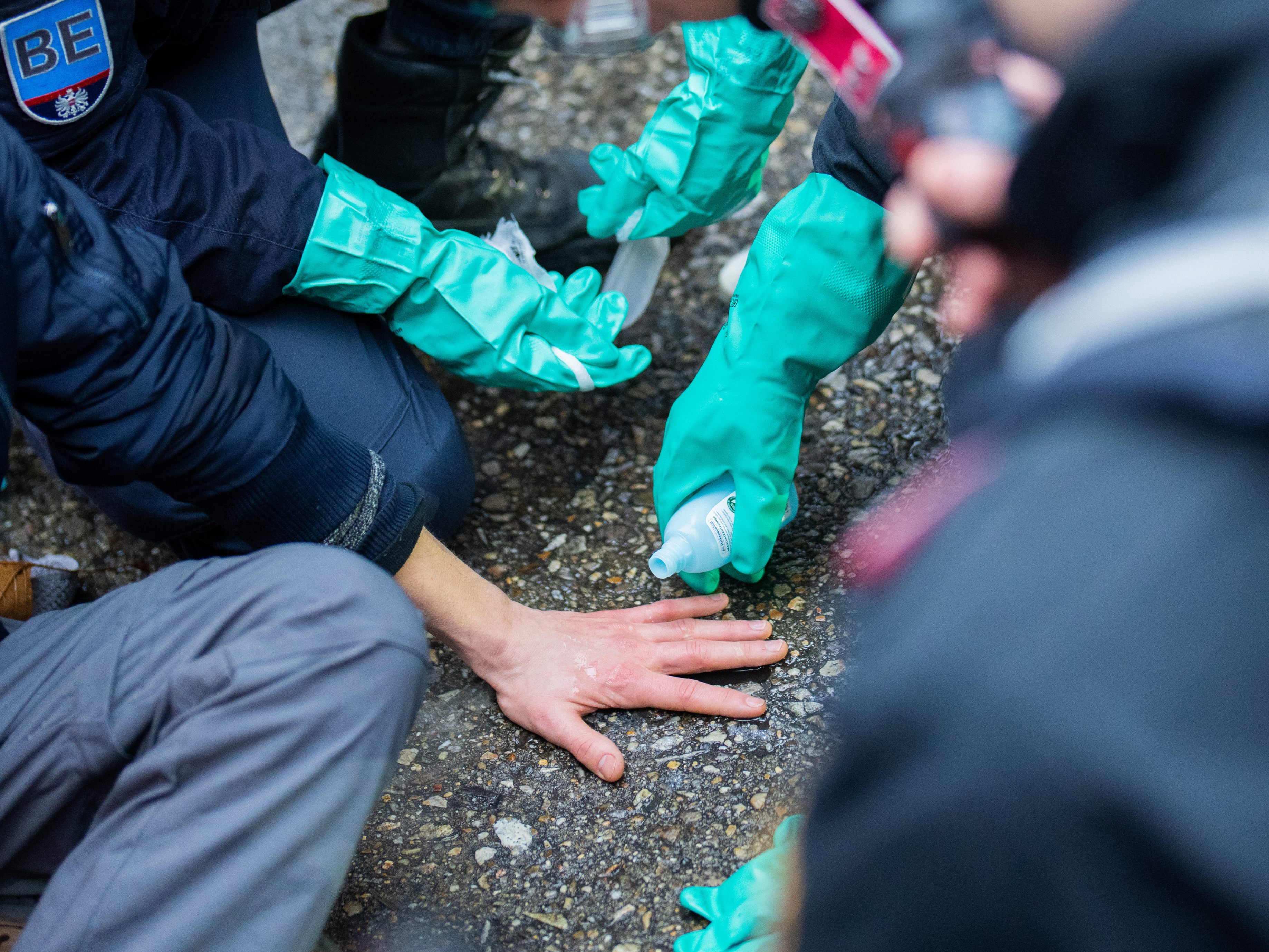 Klimaproteste wurden in Wien fortgesetzt. Blockade von Zufahrt zu Verteilerkreis am Praterstern. Klimaproteste wurden in Wien fortgesetzt. Blockade von Zufahrt zu Verteilerkreis am Praterstern.