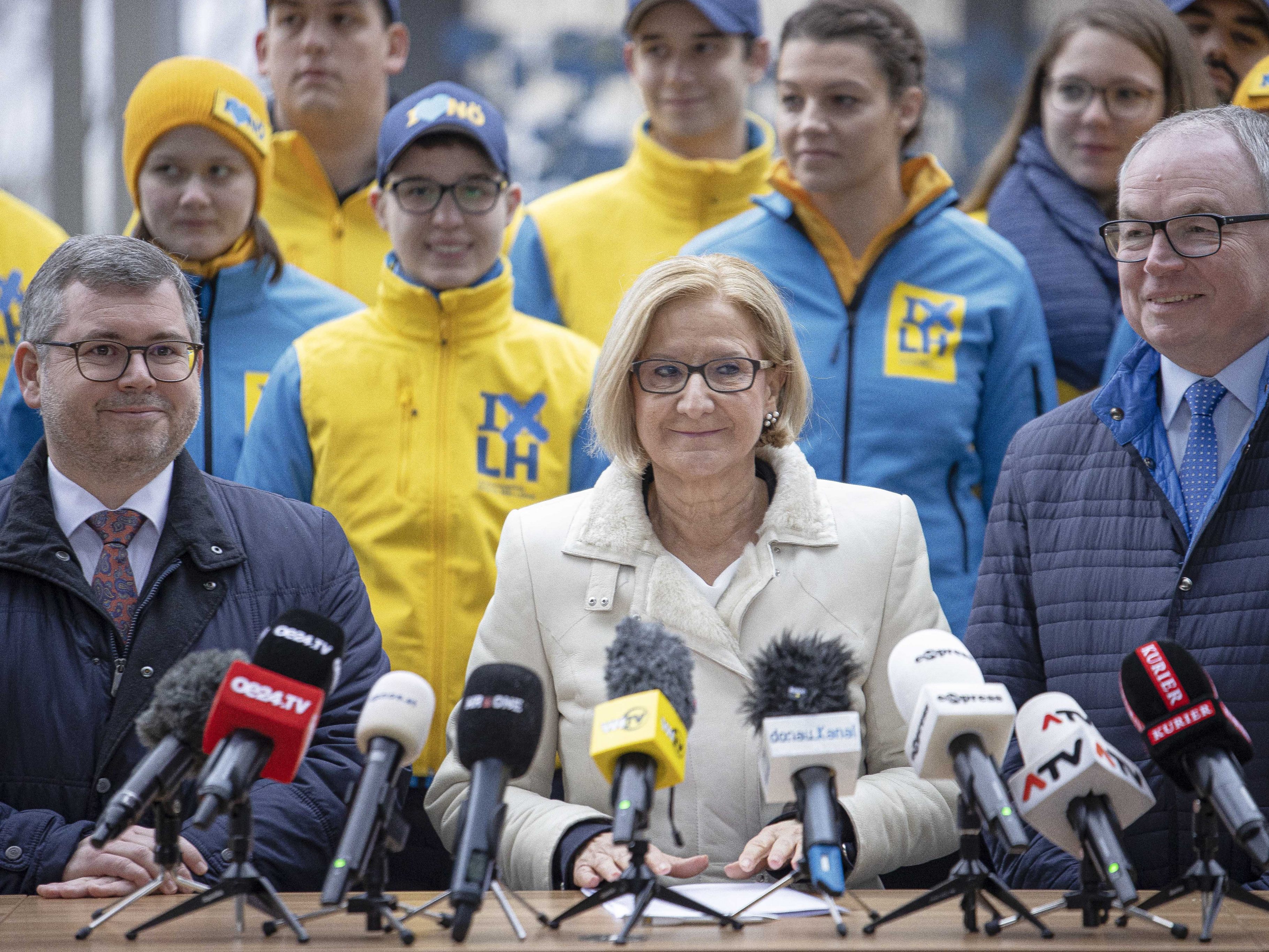 Der Jänner 2023 hat für Johanna Mikl-Leitner (Mitte) die NÖ-Wahl im Gepäck.